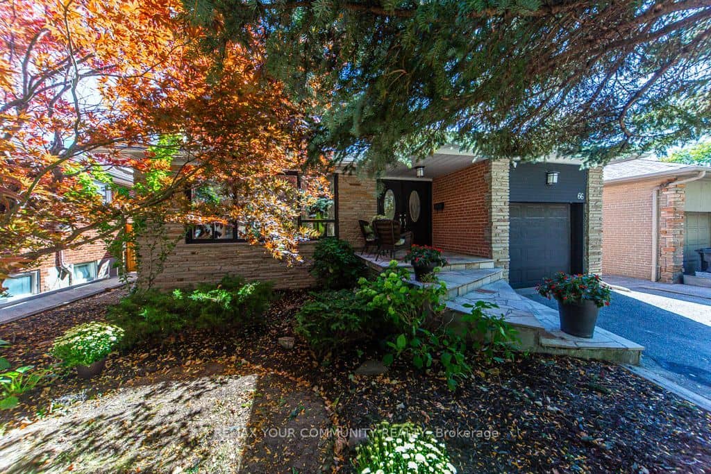 66 Decarie Circle, Toronto, ON M9B 3J3