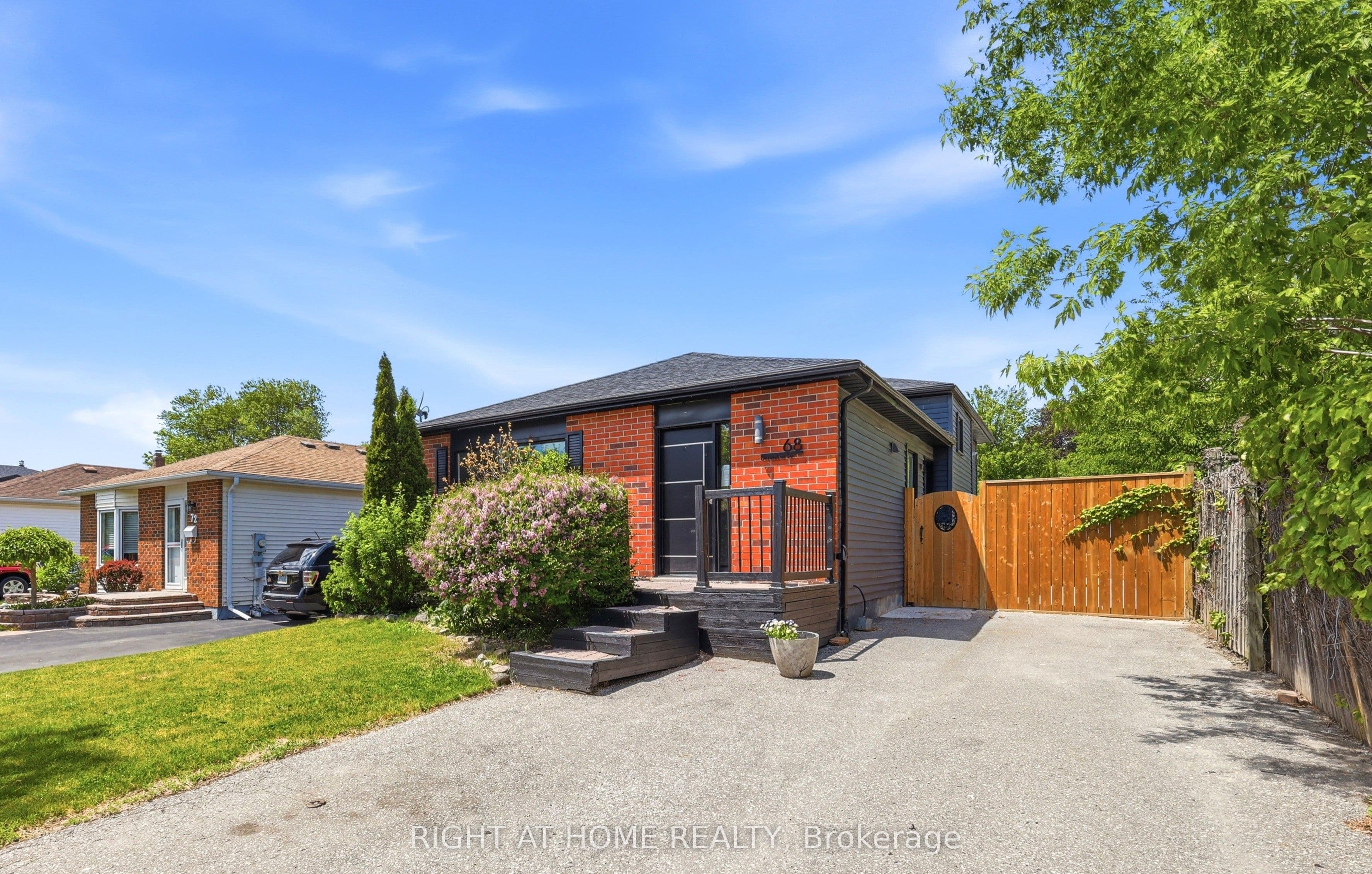 68 Overbank Drive, Oshawa, ON L1J 7Y8