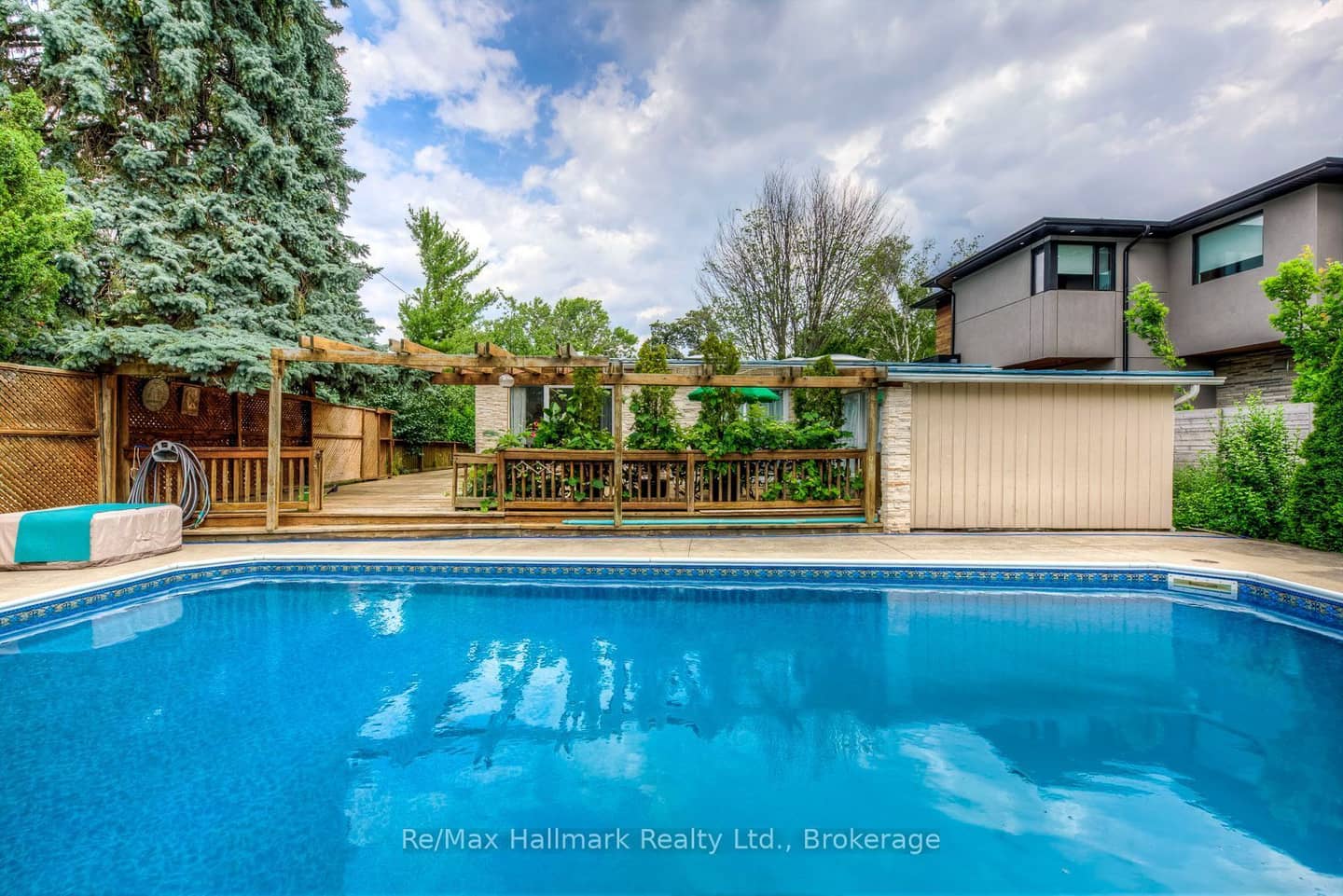 1510 Constance Drive, Oakville, ON L6J 2V2