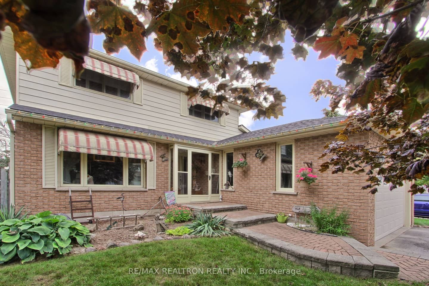 55 Redcastle Crescent, Georgina, ON L4P 3M2