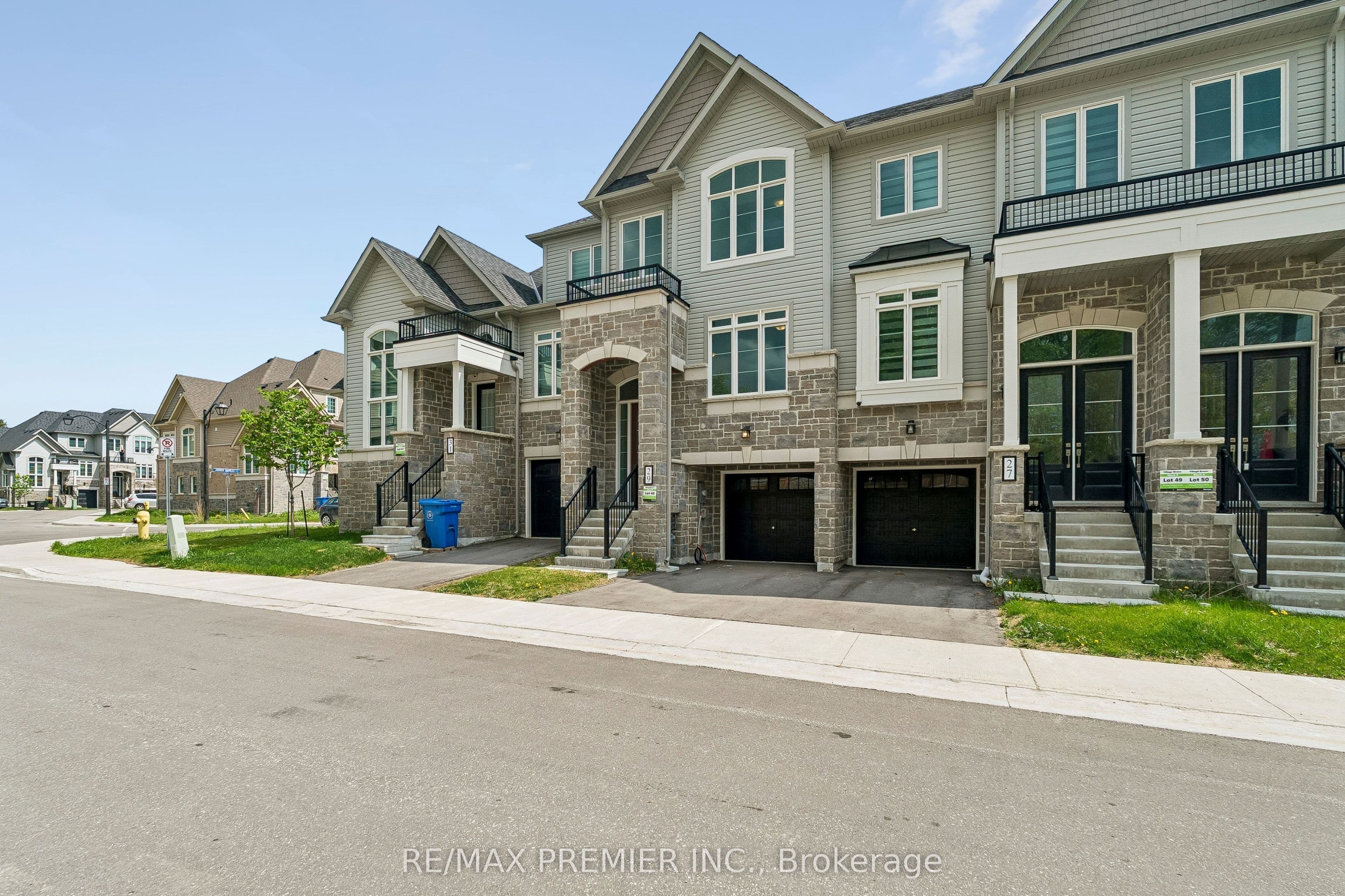 29 Lyall Stokes Circle, East Gwillimbury, ON L0G 1M0