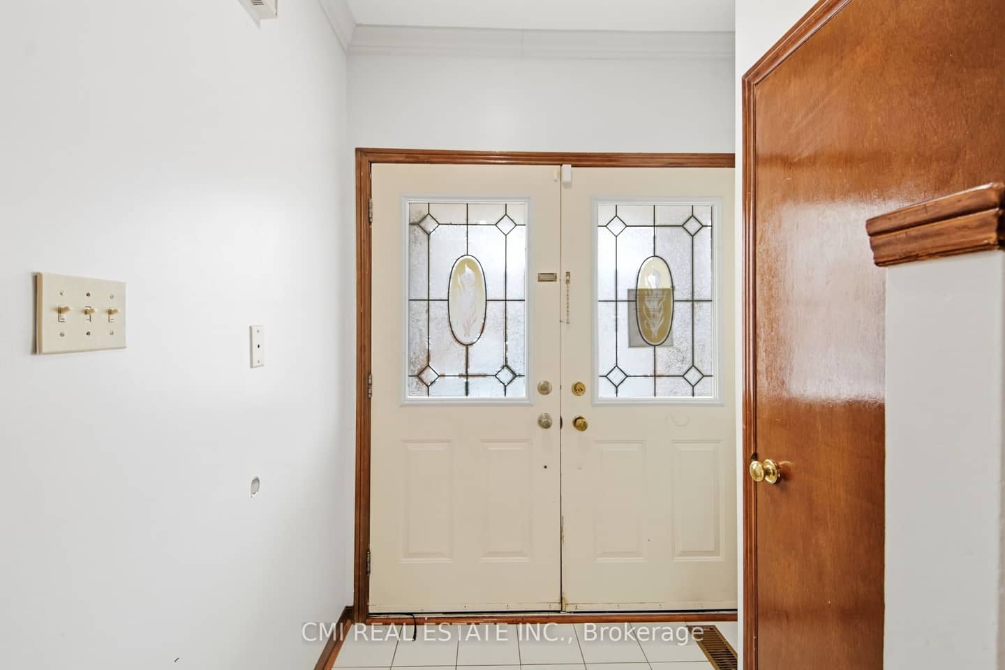 3 Forest Point Drive, Toronto, ON M6M 5E8