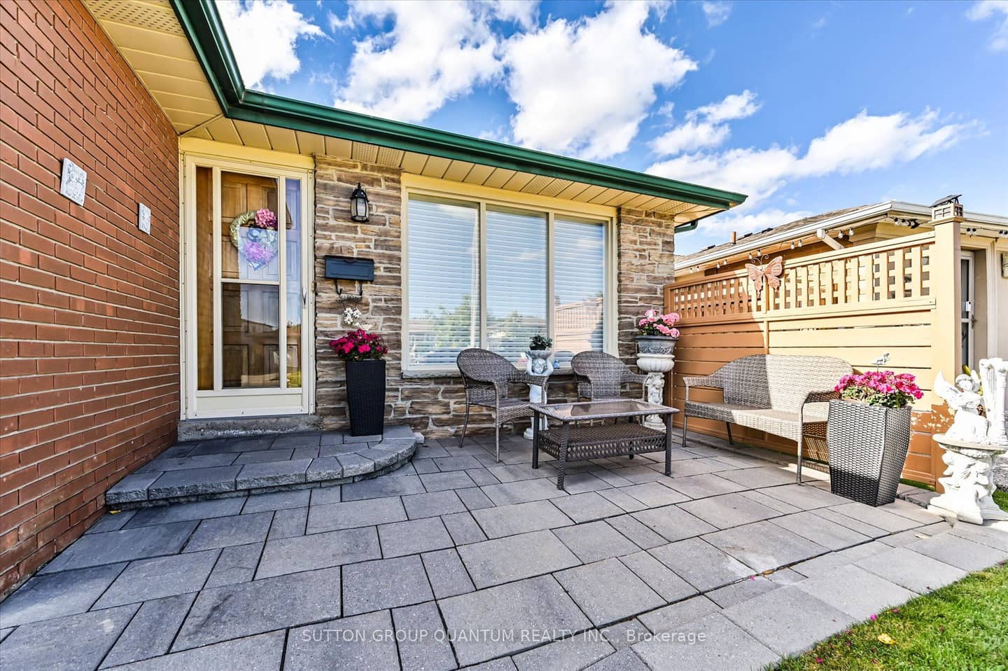 3661 Keenan Crescent, Mississauga, ON L4T 3M1