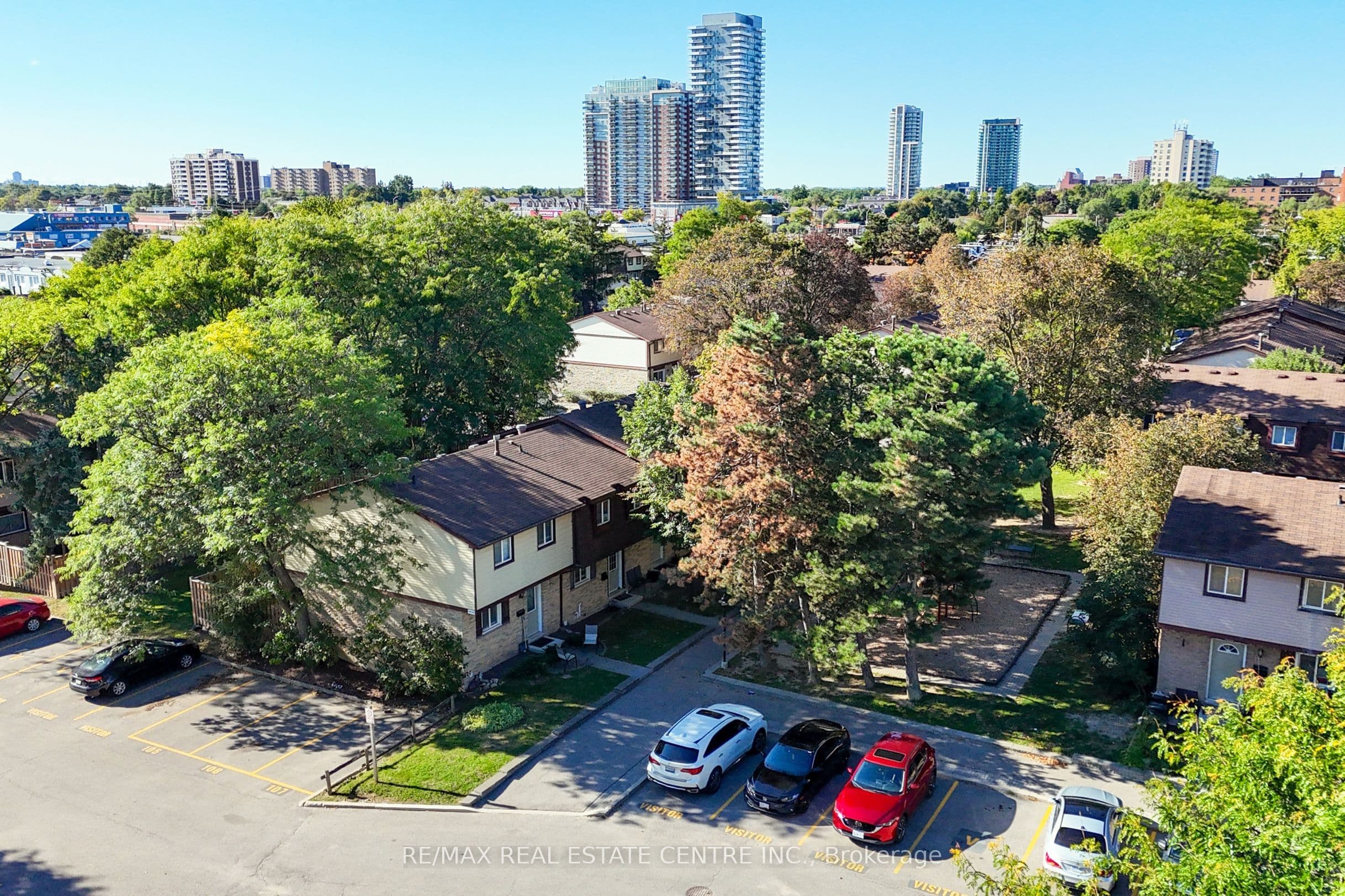 45 Hansen Road N 108, Brampton, ON L6V 3C5