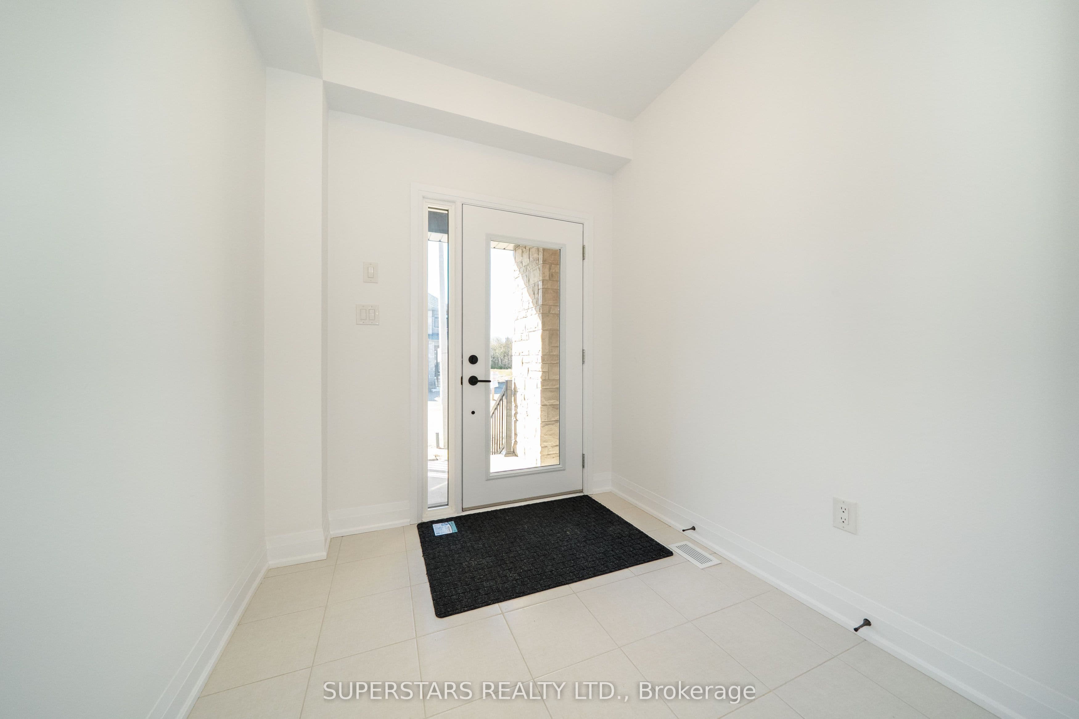26 Ranch Terrace, Barrie, ON L9J 0Y3