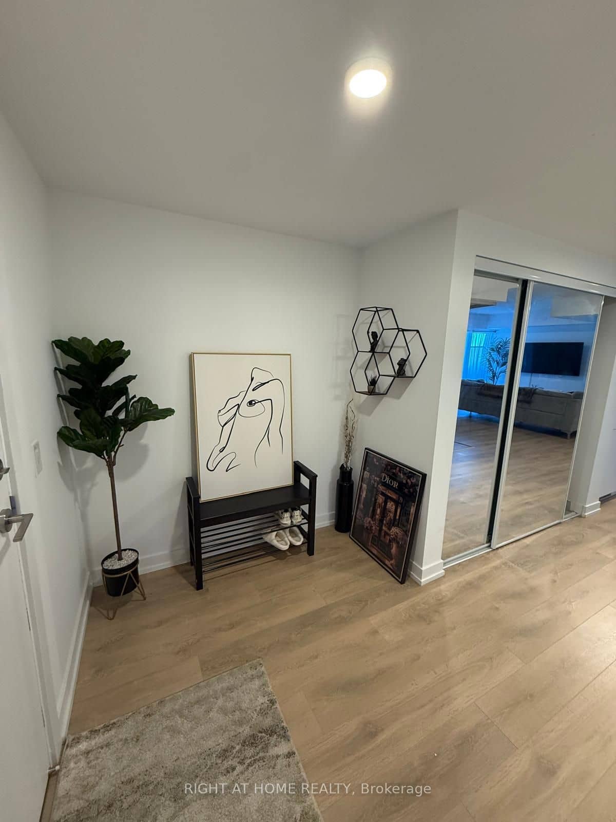 1100 Sheppard Avenue W 905, Toronto, ON M3K 0E4