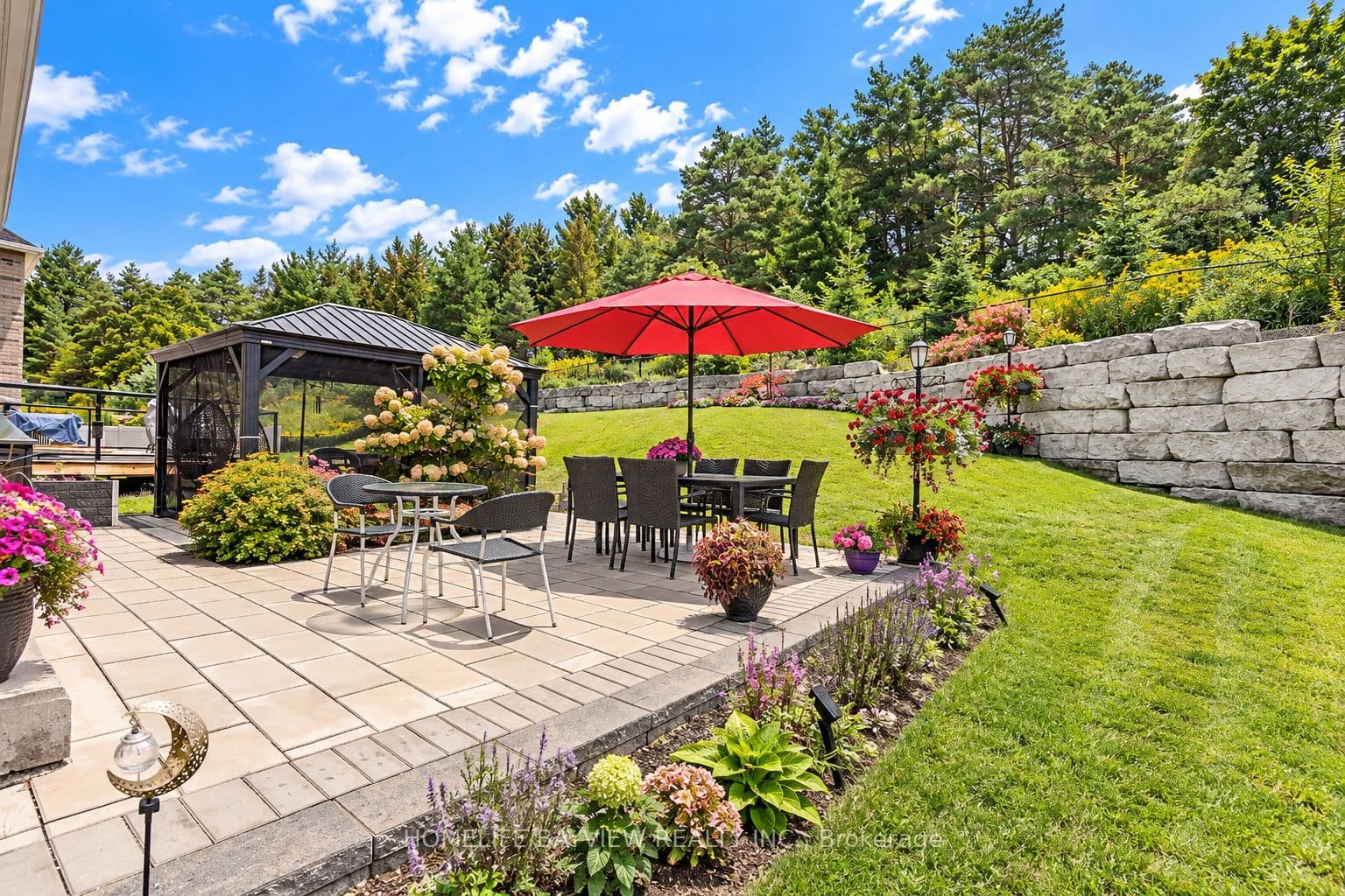 13 Cottonwood Hollow Court, Aurora, ON L4G 3L8