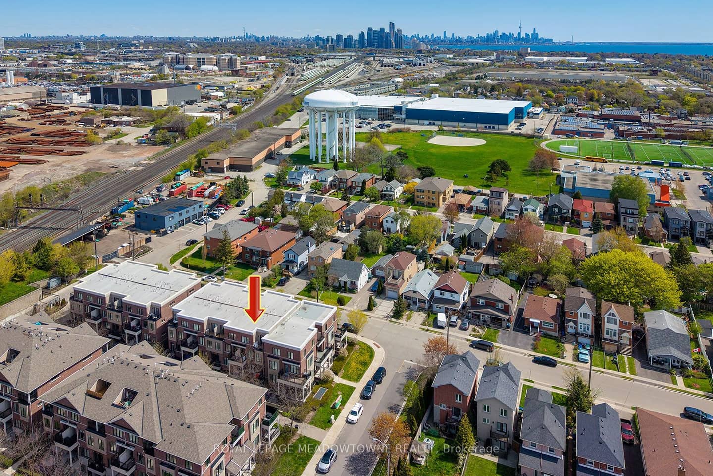 10 Carnation Avenue 19, Toronto, ON M8V 0B8