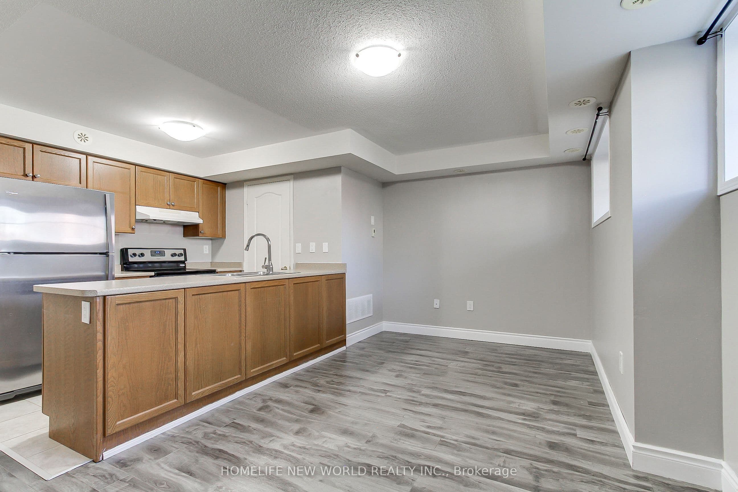 133 Isaac Devins Boulevard 3, Toronto, ON M9M 0C4
