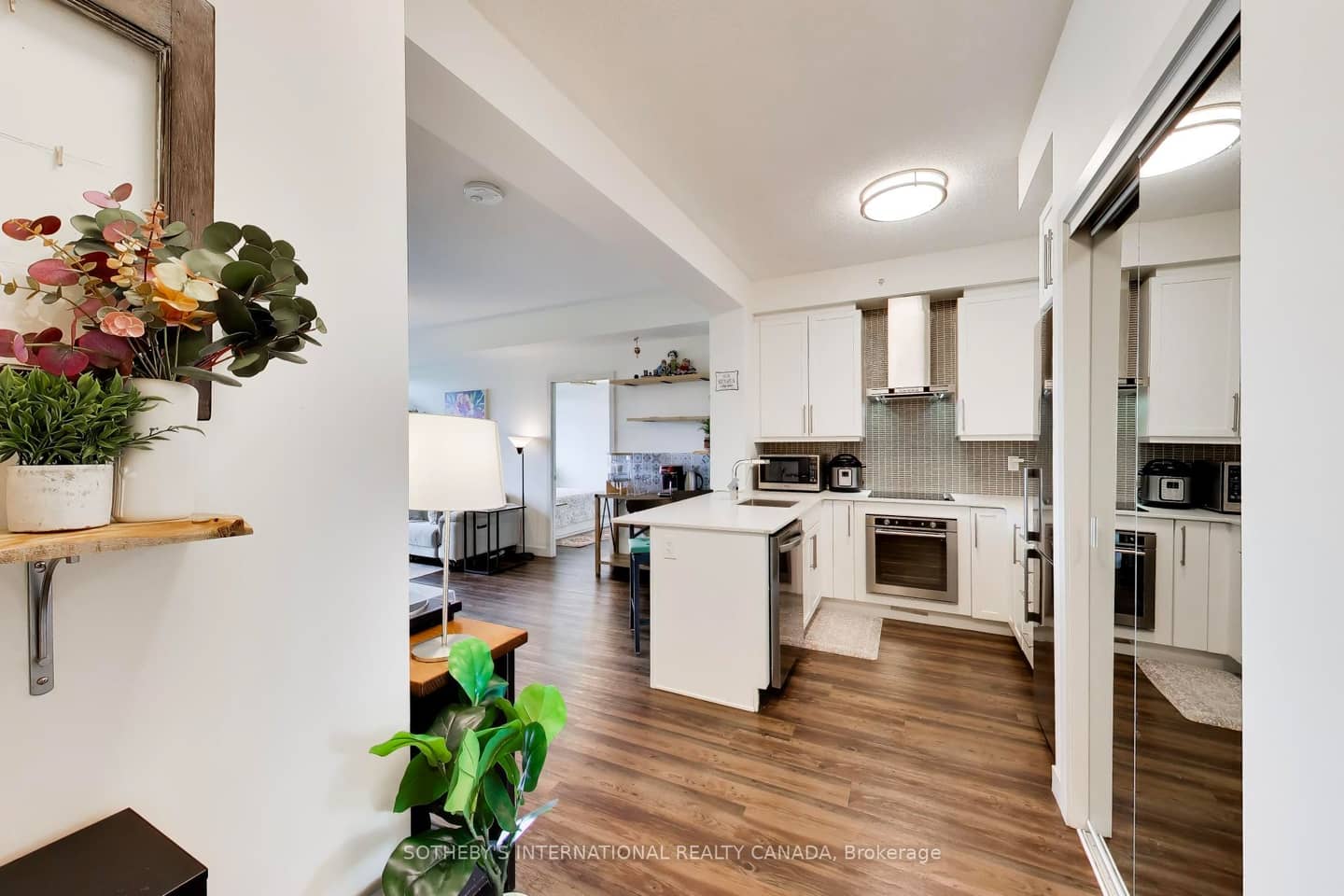 2081 Fairview Street 1009, Burlington, ON L7R 0E4