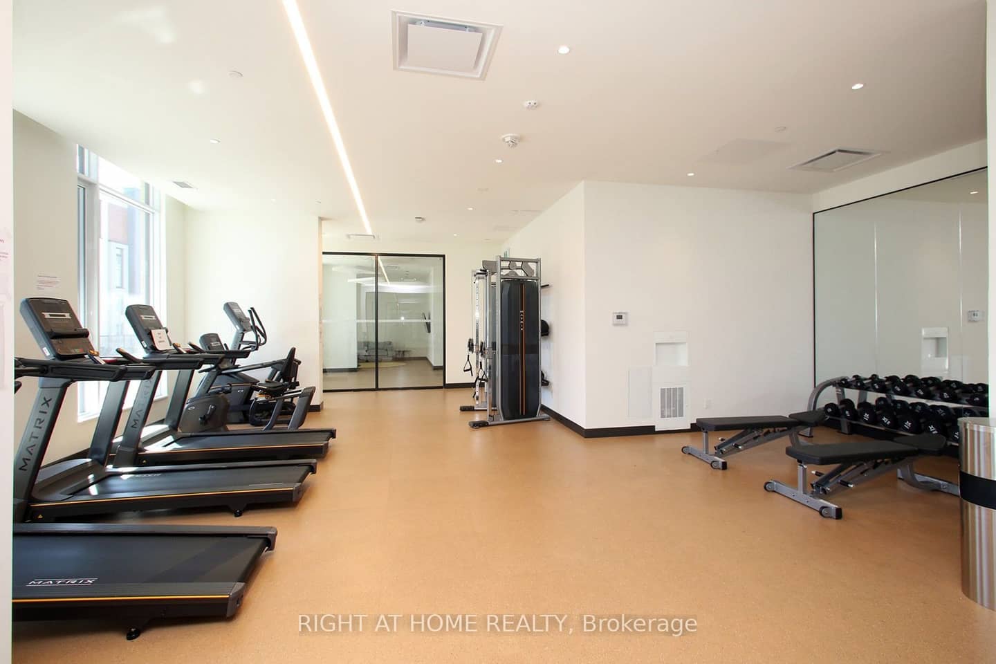 6 David Eyer Road 513, Richmond Hill, ON L4S 0N5
