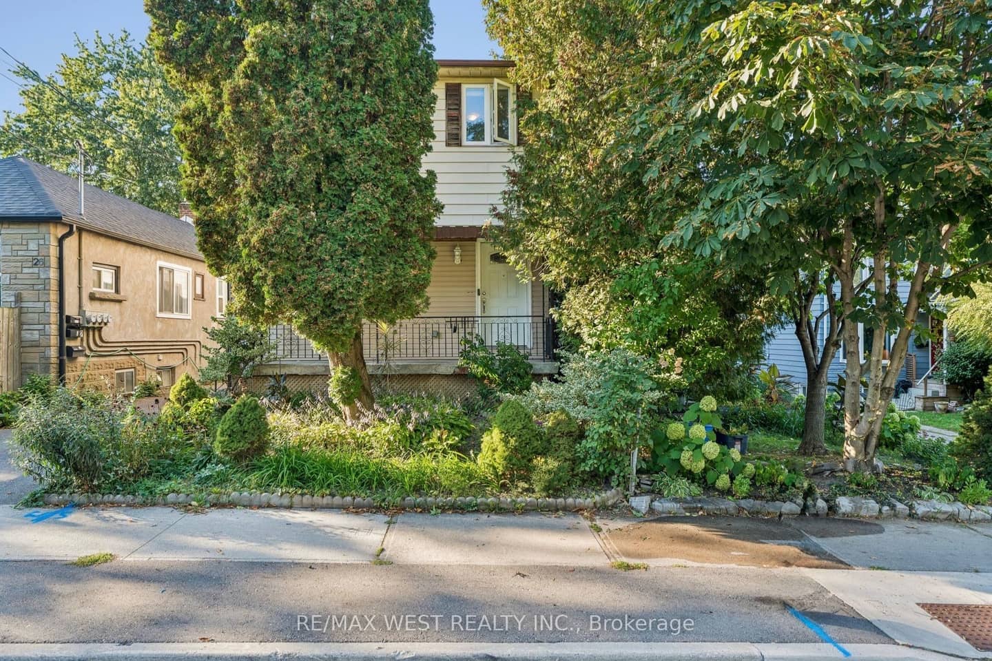 24 Victoria Street, Toronto, ON M8V 1M6