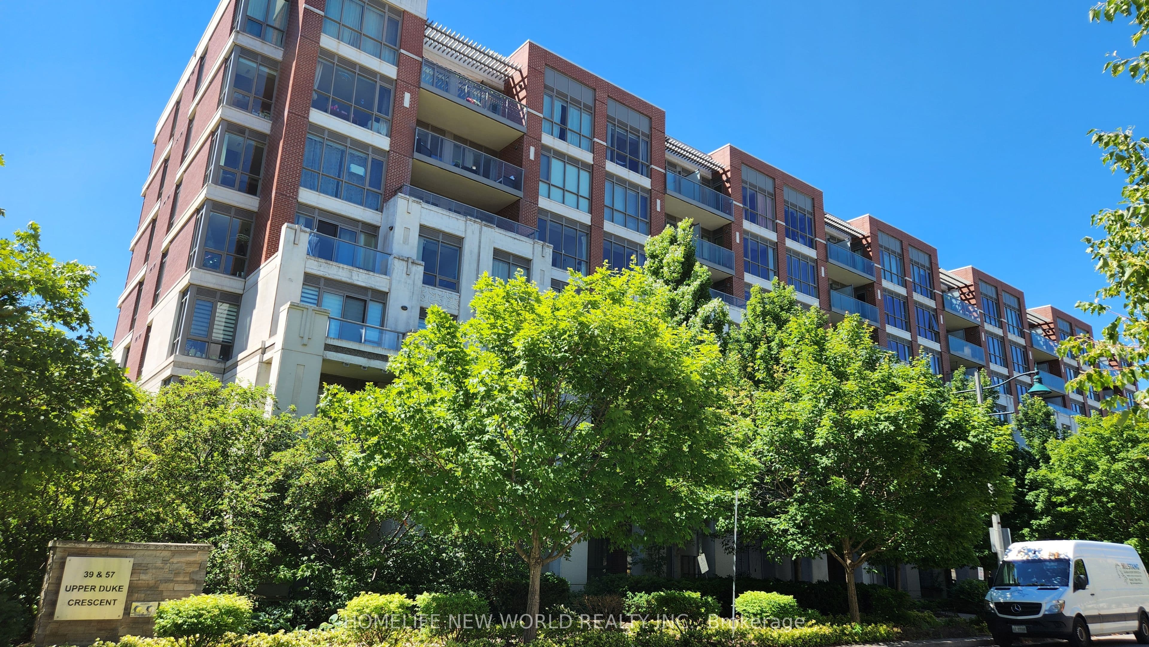 39 Upper Duke Crescent 507, Markham, ON L6G 0B8