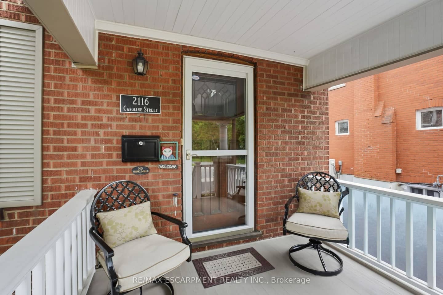 2116 Caroline Street, Burlington, ON L7R 1L8