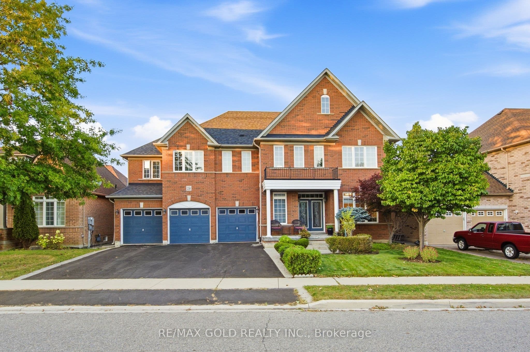 29 Blaketon Court, Brampton, ON L6P 1K7