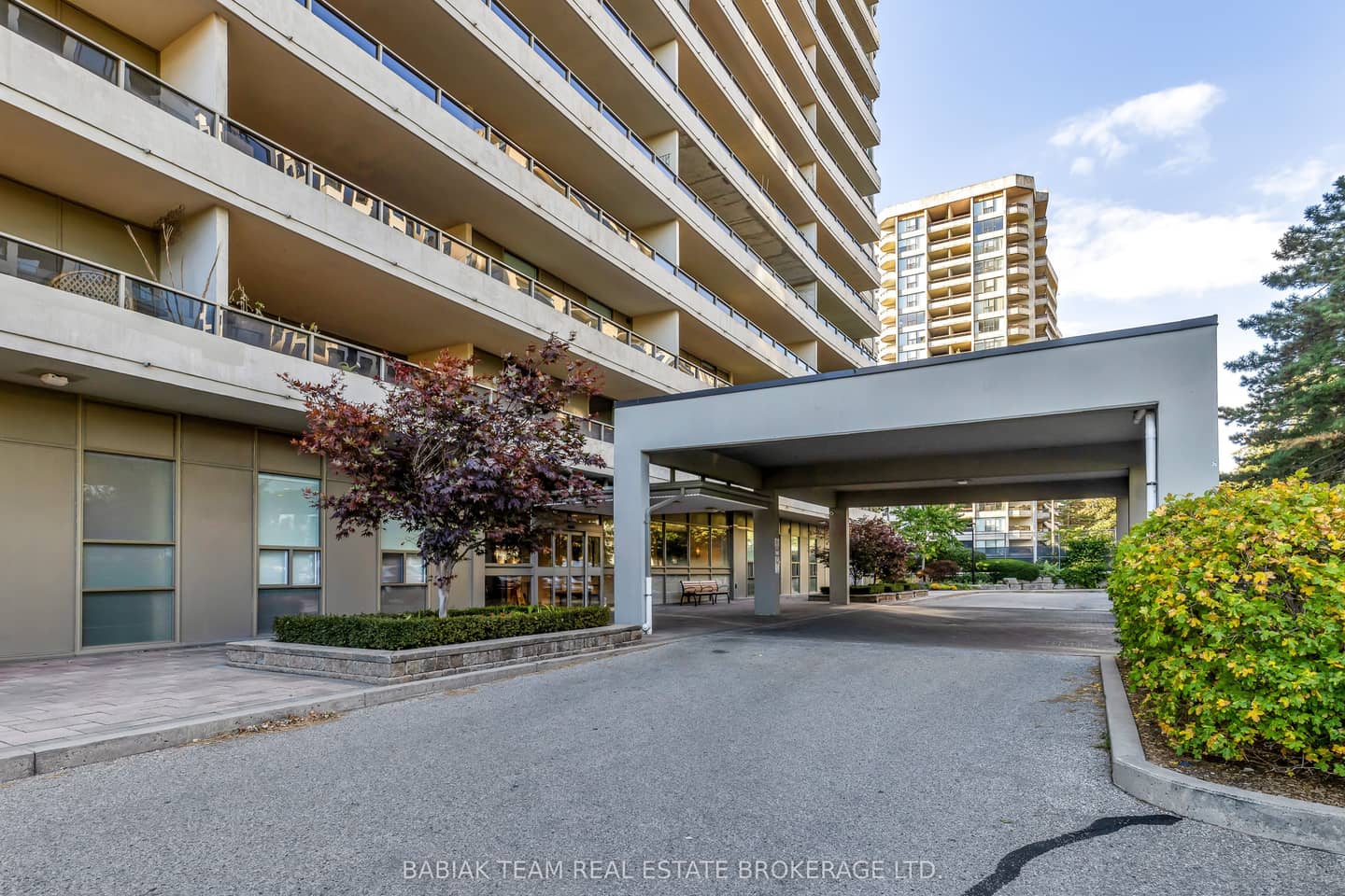 50 Quebec Avenue 705, Toronto, ON M6P 4B4