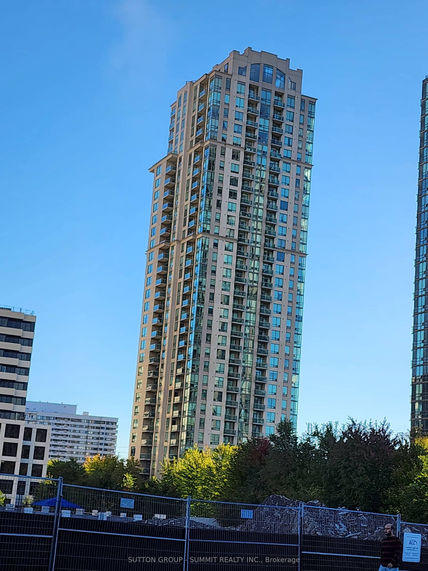 3504 HURONTARIO Street 1003, Mississauga, ON L5B 1P2