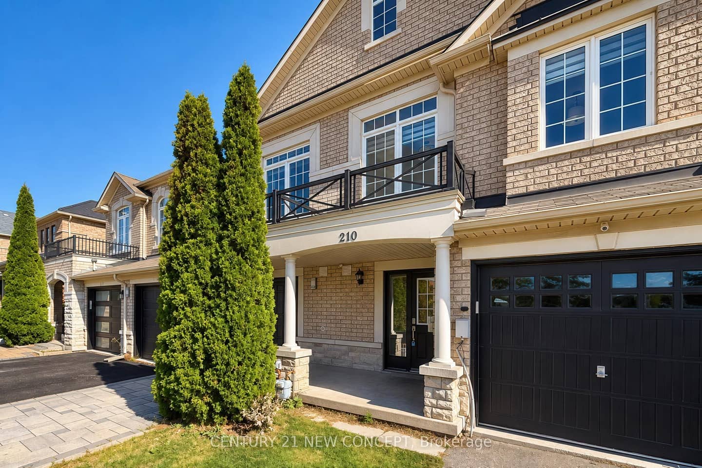 210 Lauderdale Drive E, Vaughan, ON L6A 0S6