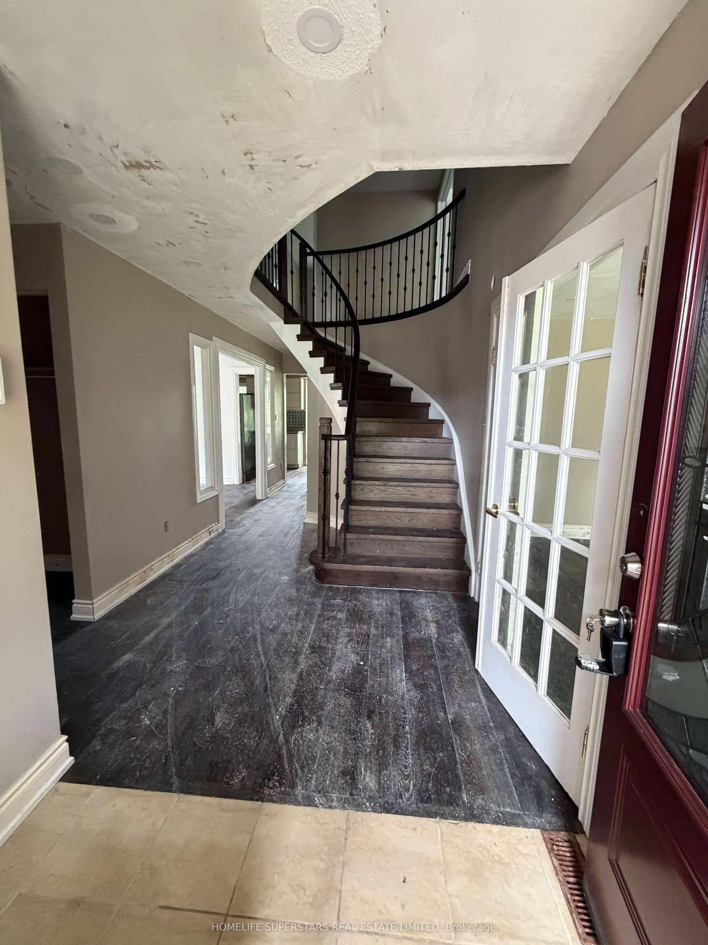 8 Butterfield Crescent, Whitby, ON L1R 1J2