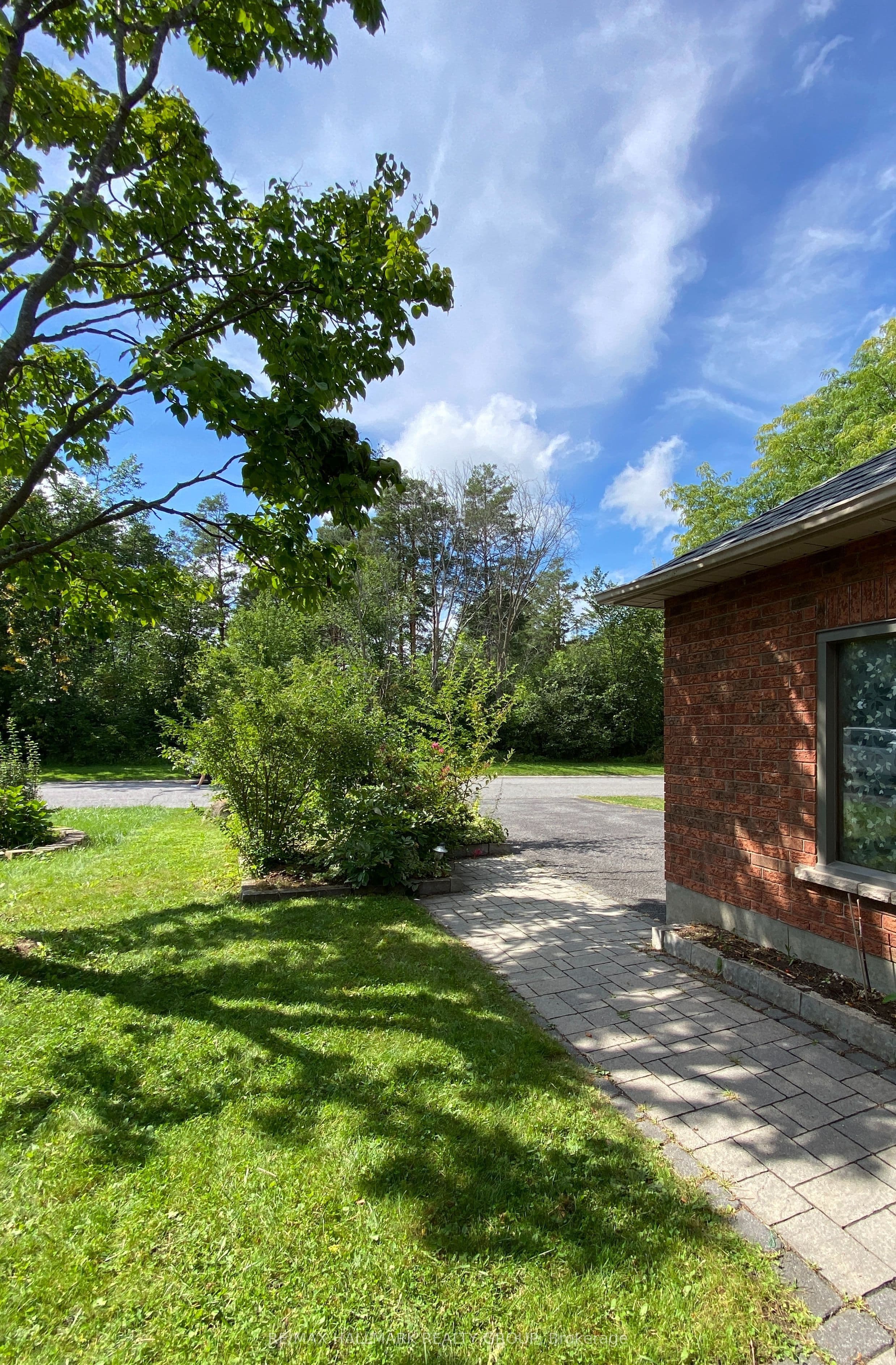 128 GRENADIER Way, Barrhaven, ON K2J 4M1