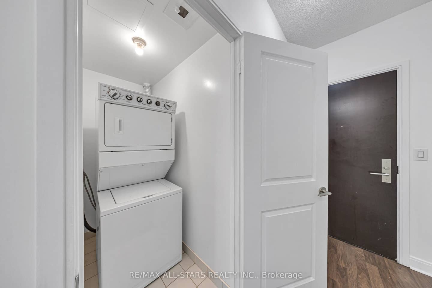 50 Absolute Avenue 2705, Mississauga, ON L4Z 0A8