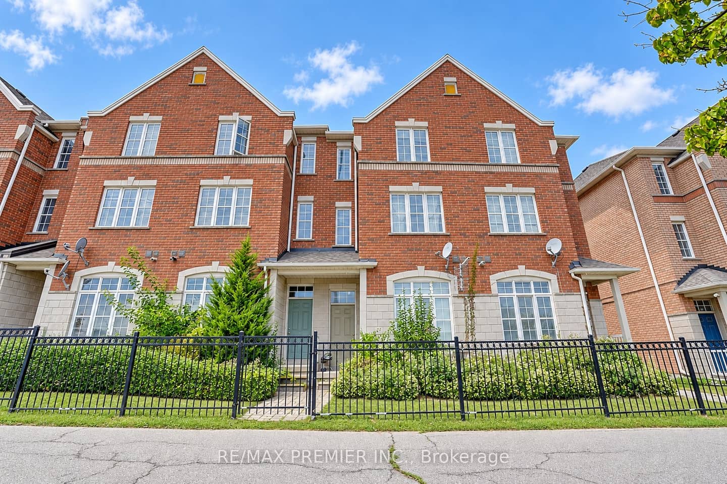 3030 Breakwater Court 44, Mississauga, ON L5B 4N8