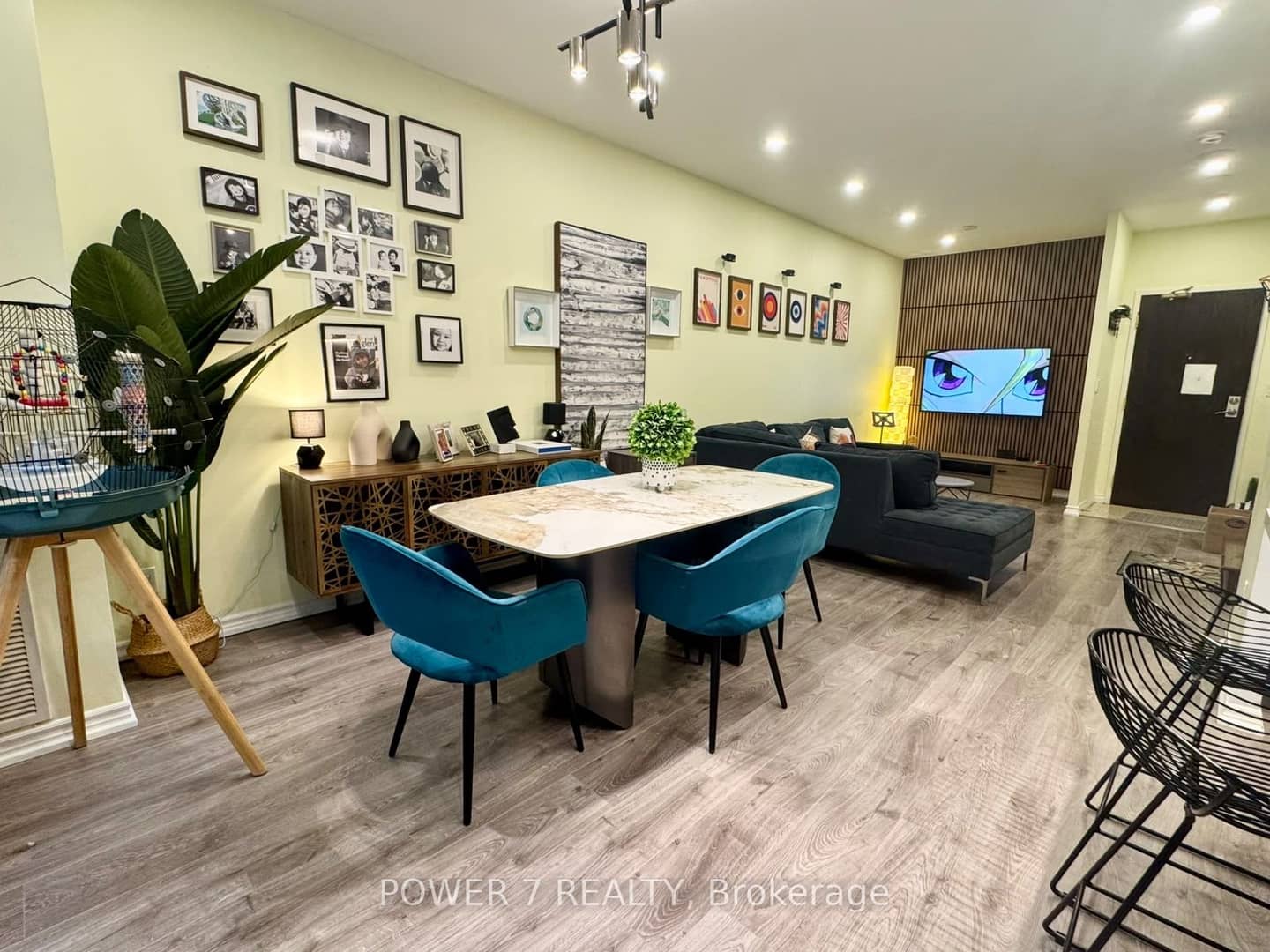 18 Spring Garden Avenue 110, Toronto, ON M2N 7M2