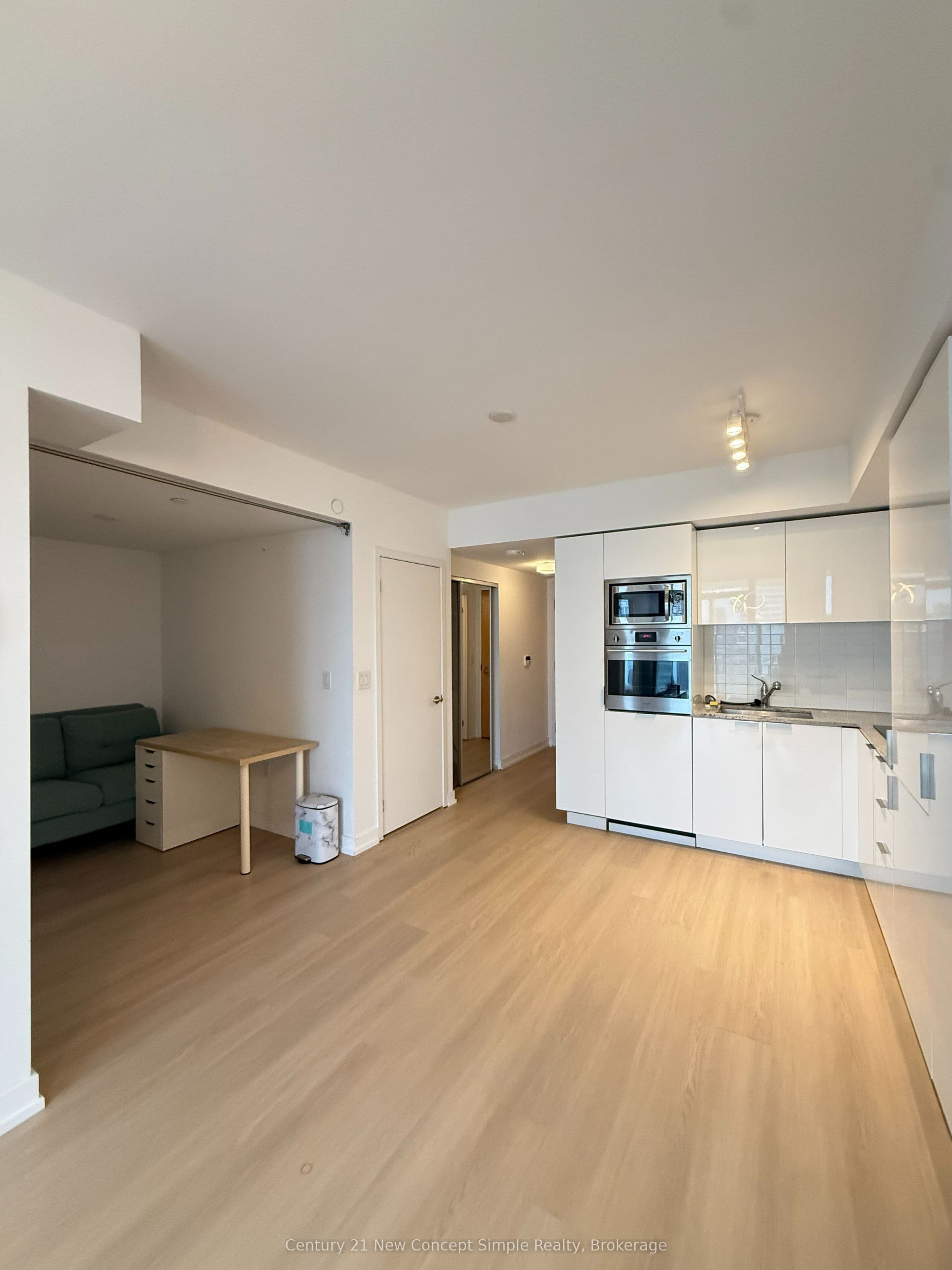 11 Wellesley Street W 3604, Toronto, ON M4Y 0G4