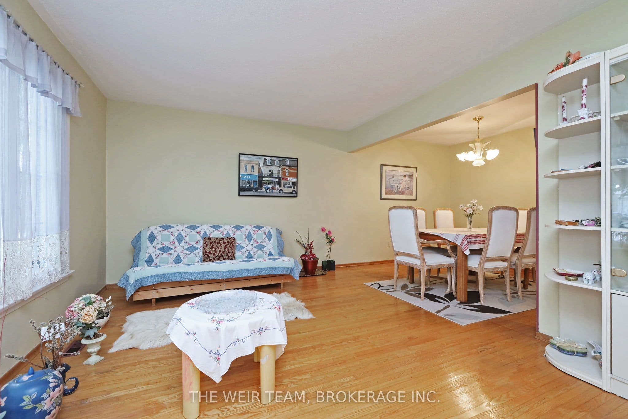1577 Otterby Road, Mississauga, ON L4X 1W8