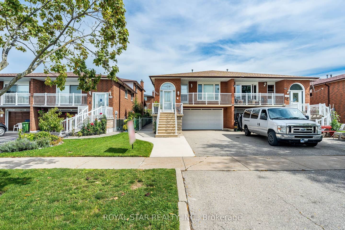 122 Sawmill Road, Toronto, ON M3L 2K4
