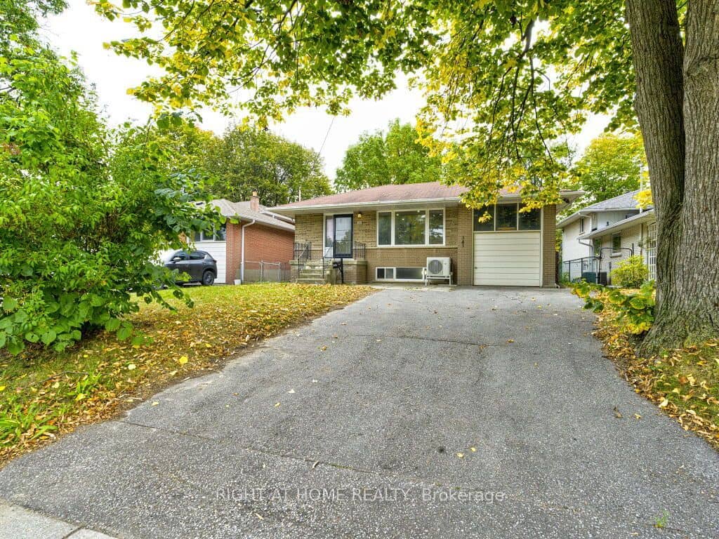 341 Rathburn Road, Toronto, ON M9B 2L9