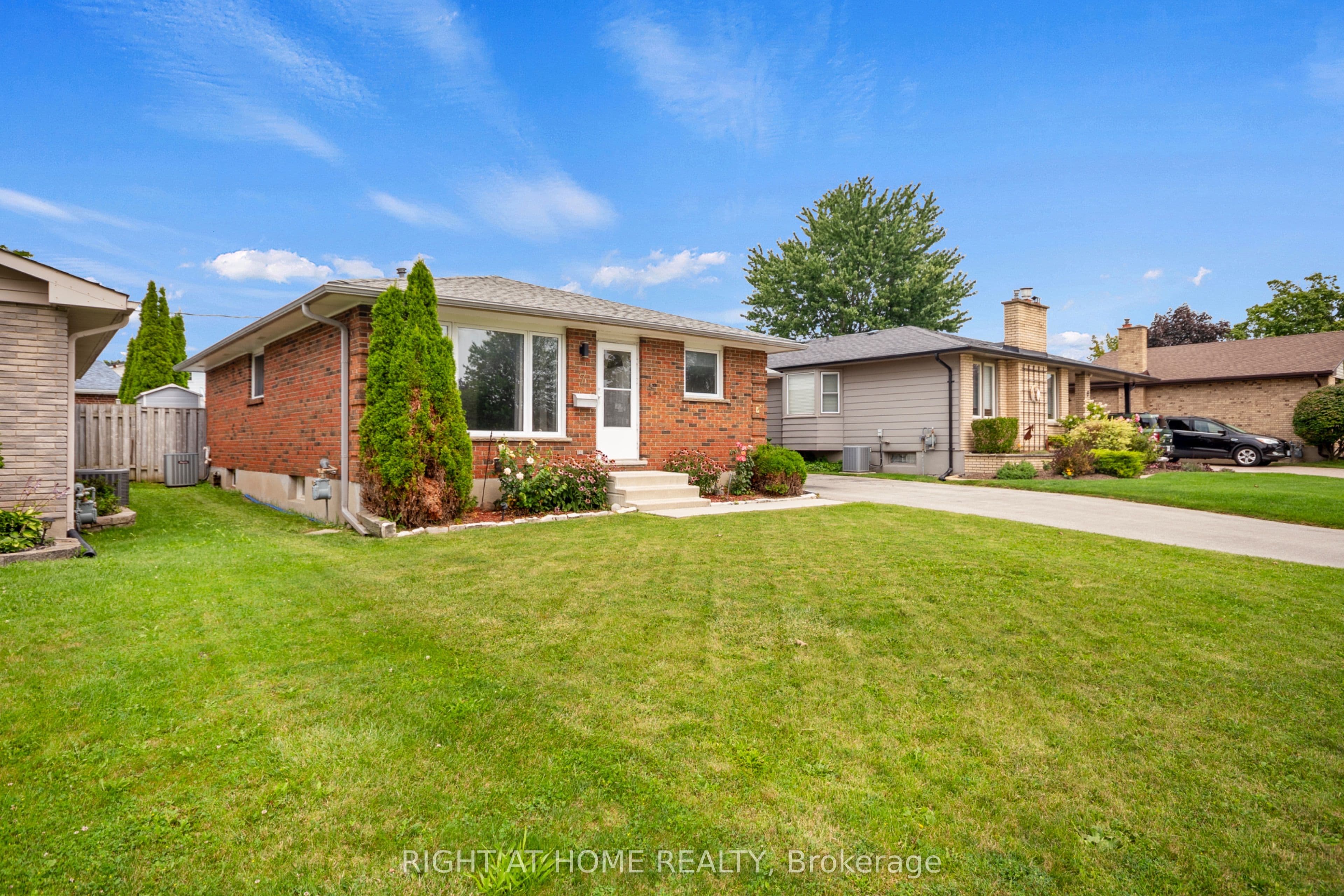 7 Raven Avenue, St. Thomas, ON N5R 5K8