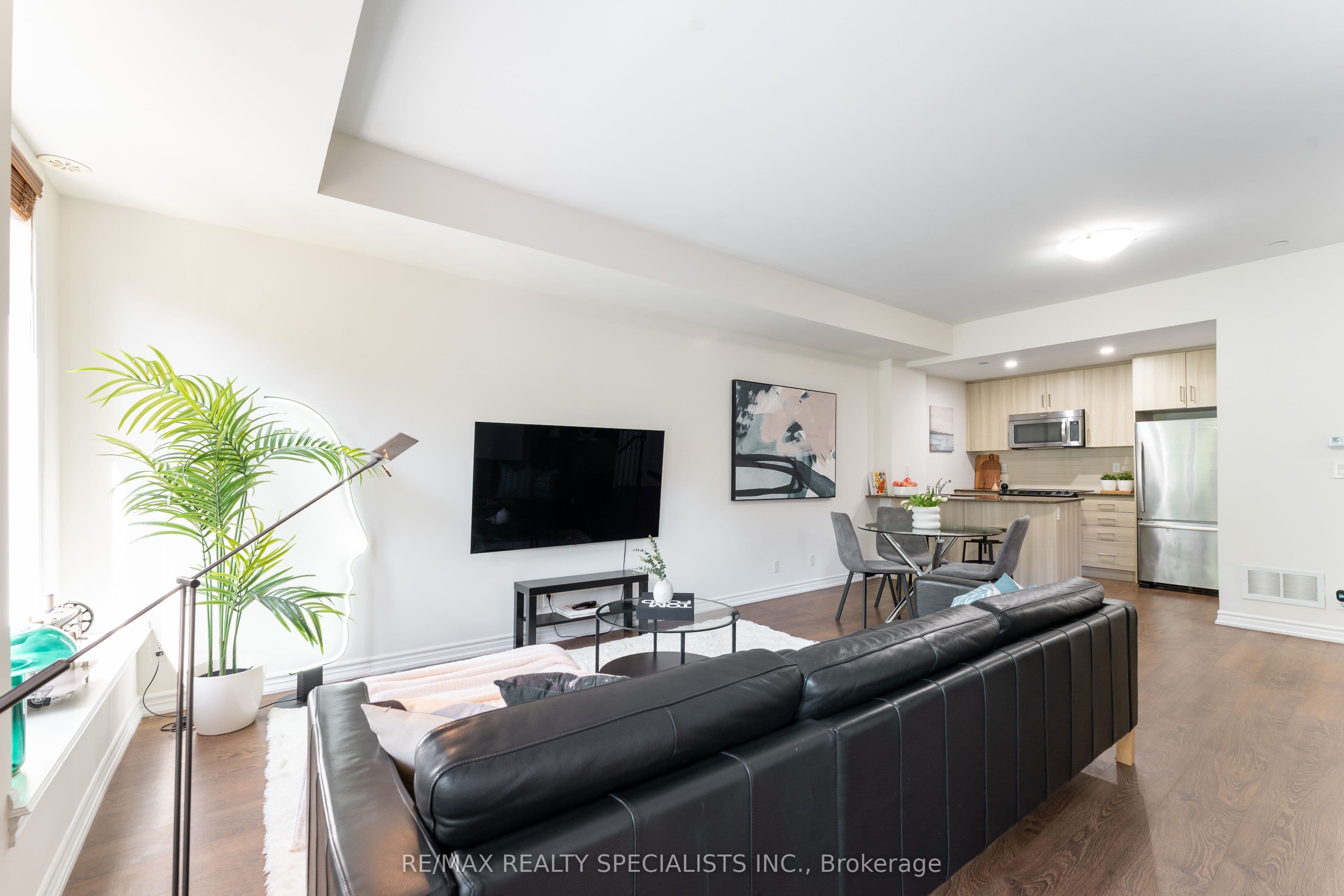 120 Twenty Fourth Street 34, Toronto, ON M8V 0B9