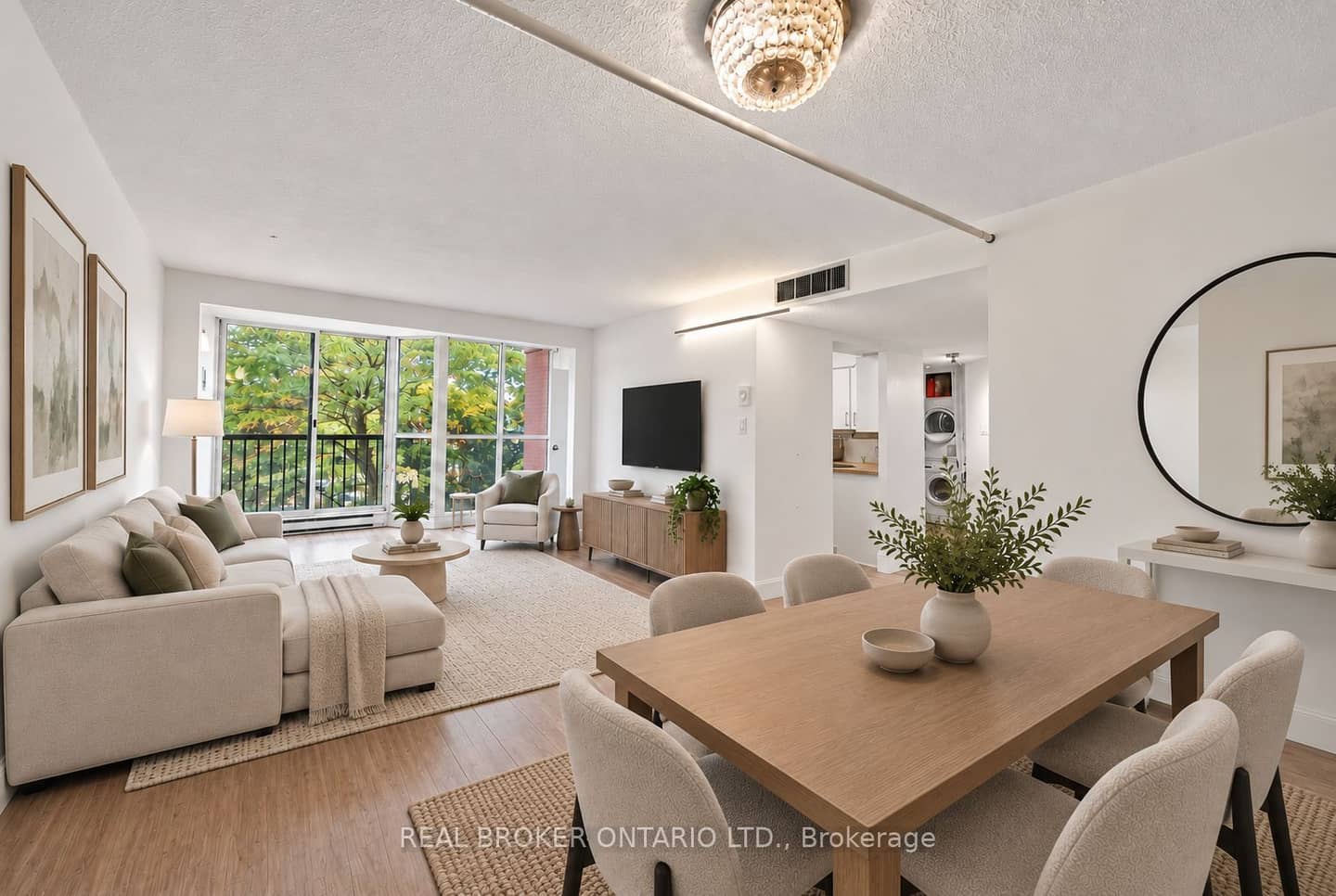 5795 Yonge Street 312, Toronto, ON M2M 4J3