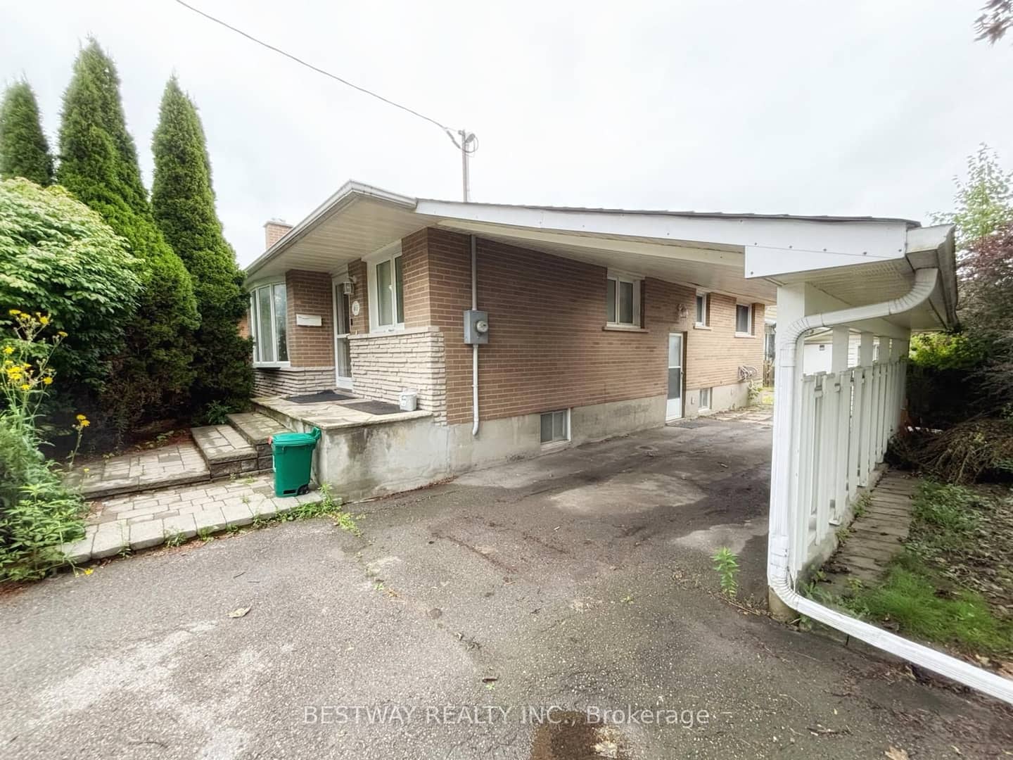 465 Humewood Avenue N, Oshawa, ON L1G 2T9