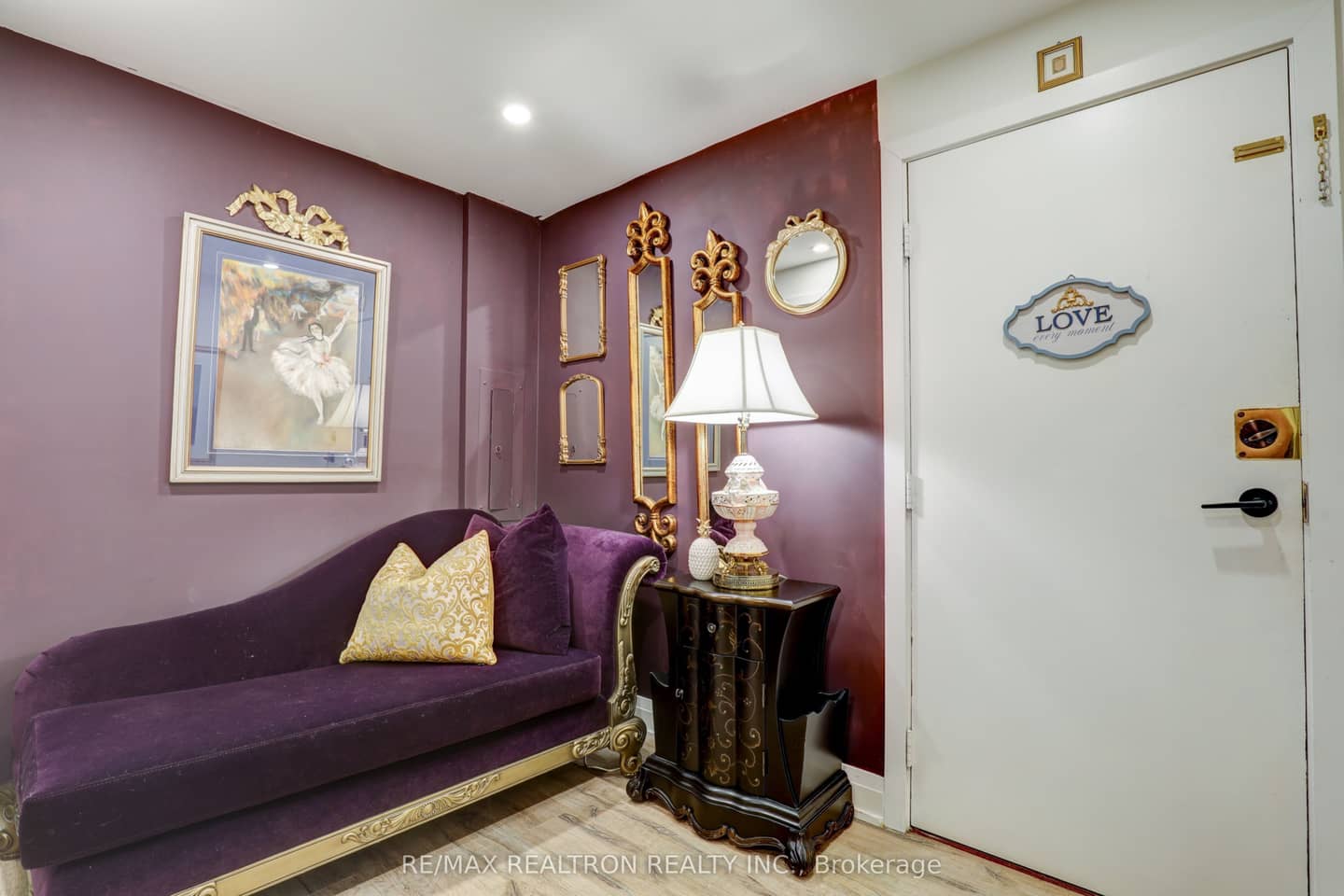 60 Inverlochy Boulevard 709, Markham, ON L3T 4T7
