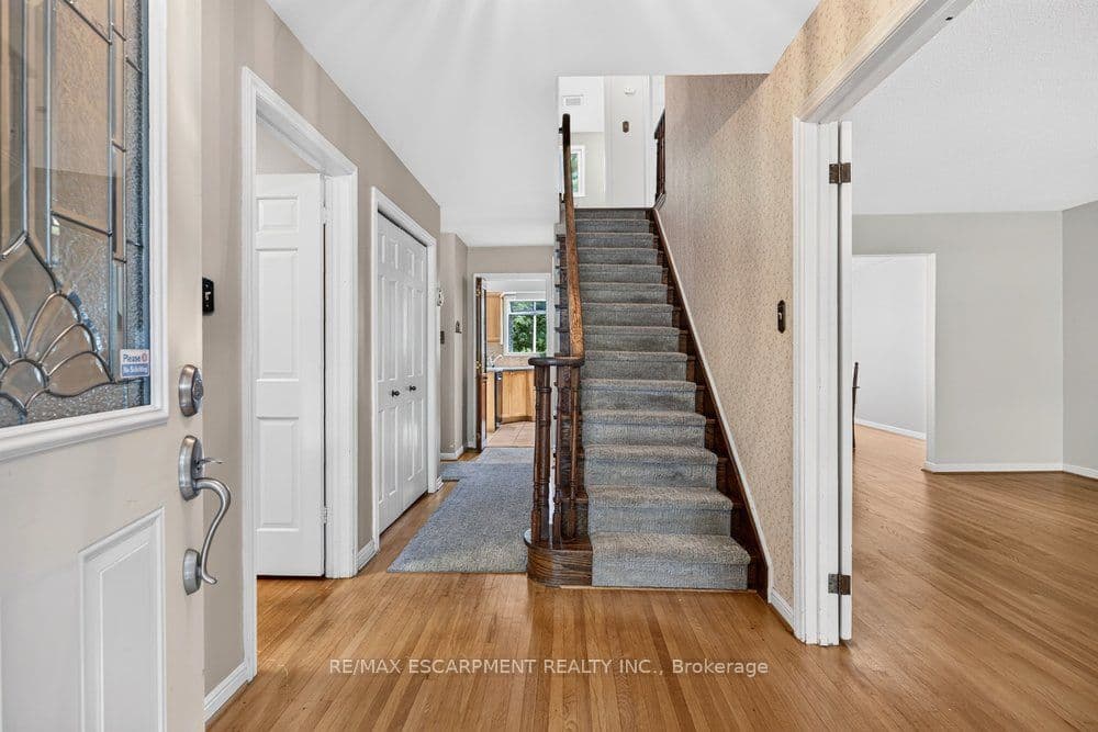 159 All Saints Crescent, Oakville, ON L6J 5Y6