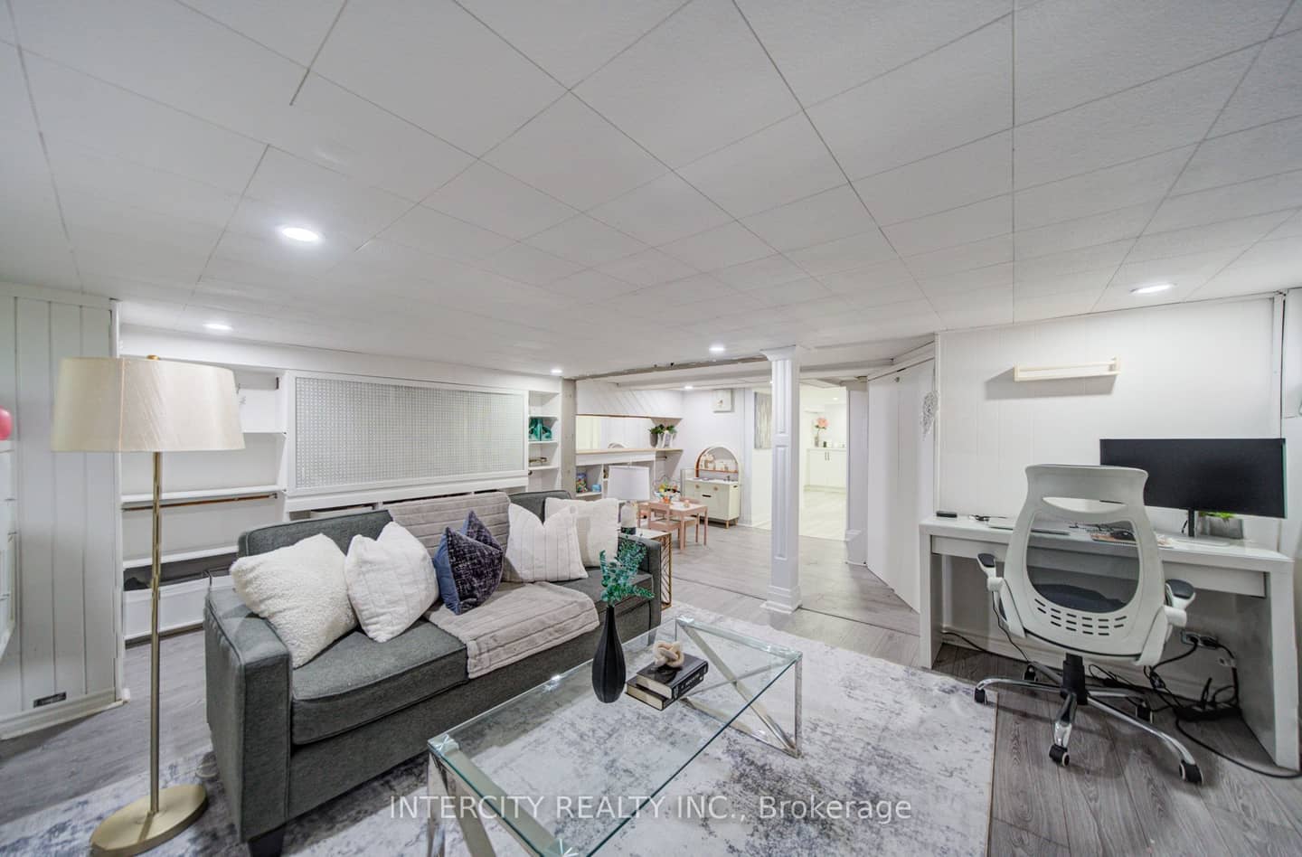 256 Blantyre Avenue, Toronto, ON M1N 2S1