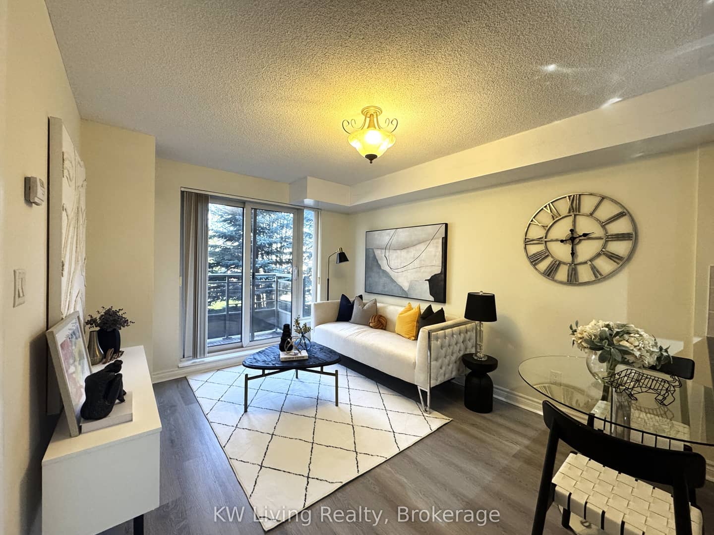 19 Barberry Place 204, Toronto, ON M2K 3E3