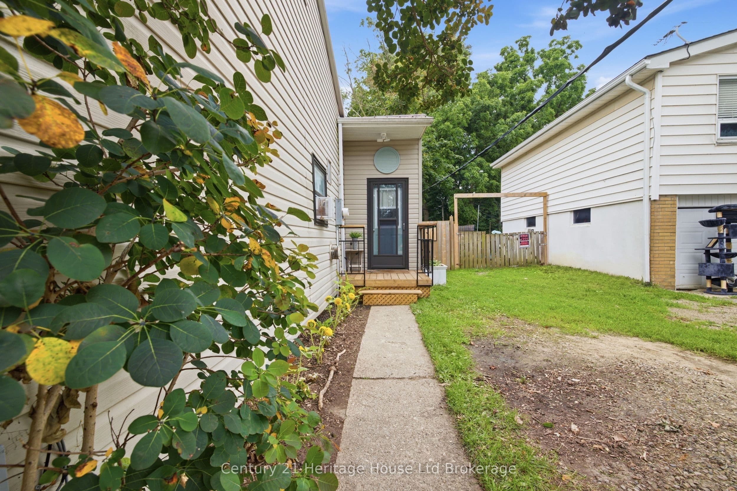 674 Hayball Street, Woodstock, ON N4S 4Z4