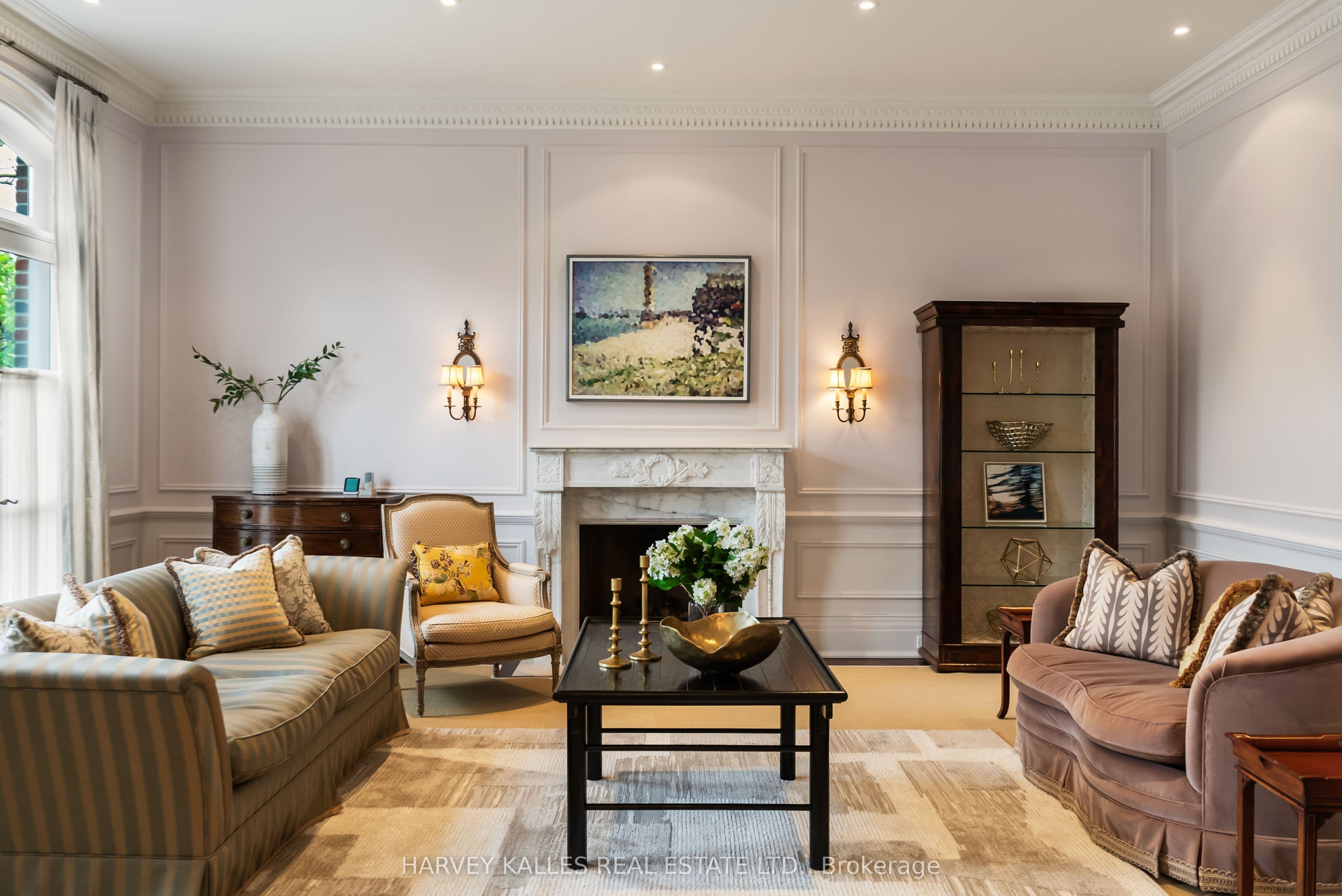 250 Forest Hill Road, Toronto, ON M5P 2N5