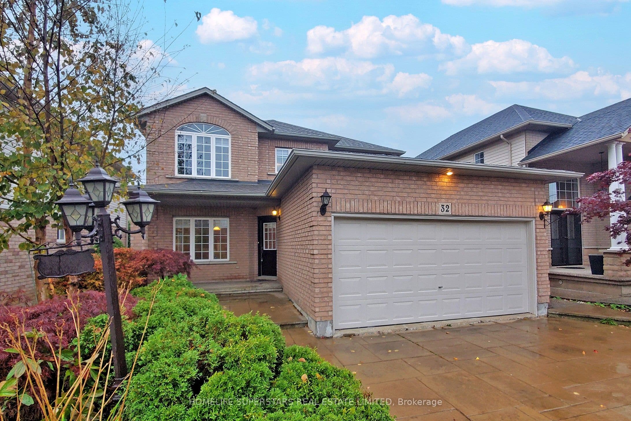 32 HOLKHAM Avenue, Hamilton, ON L9K 0H3