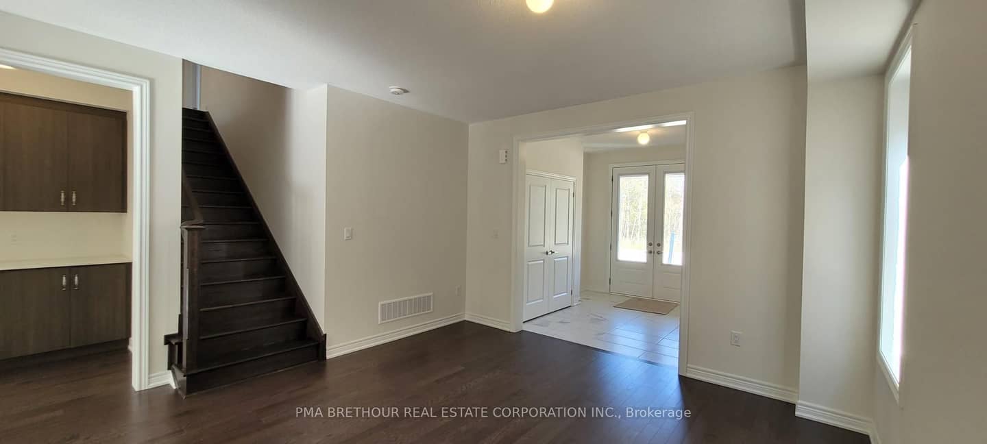 147 Dovedale Drive, Georgina, ON L4P 0S6