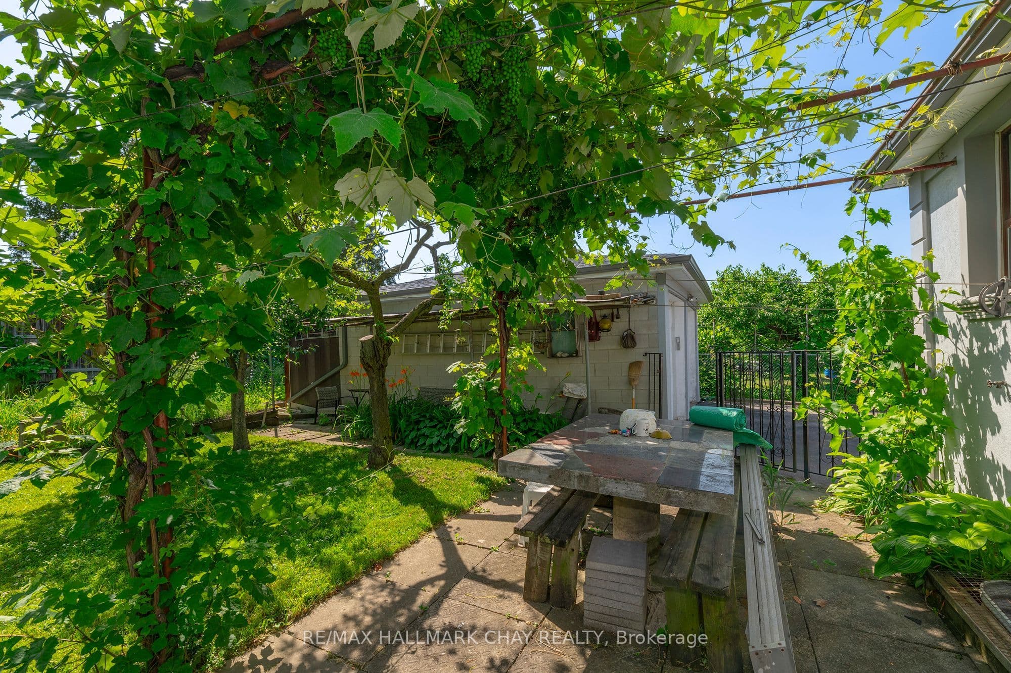 23 Chappel Hill Road, Toronto, ON M3M 1M1
