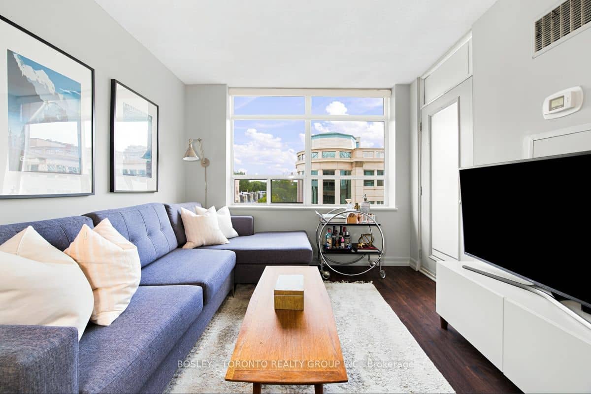 5 Rosehill Avenue 808, Toronto, ON M4T 3A6