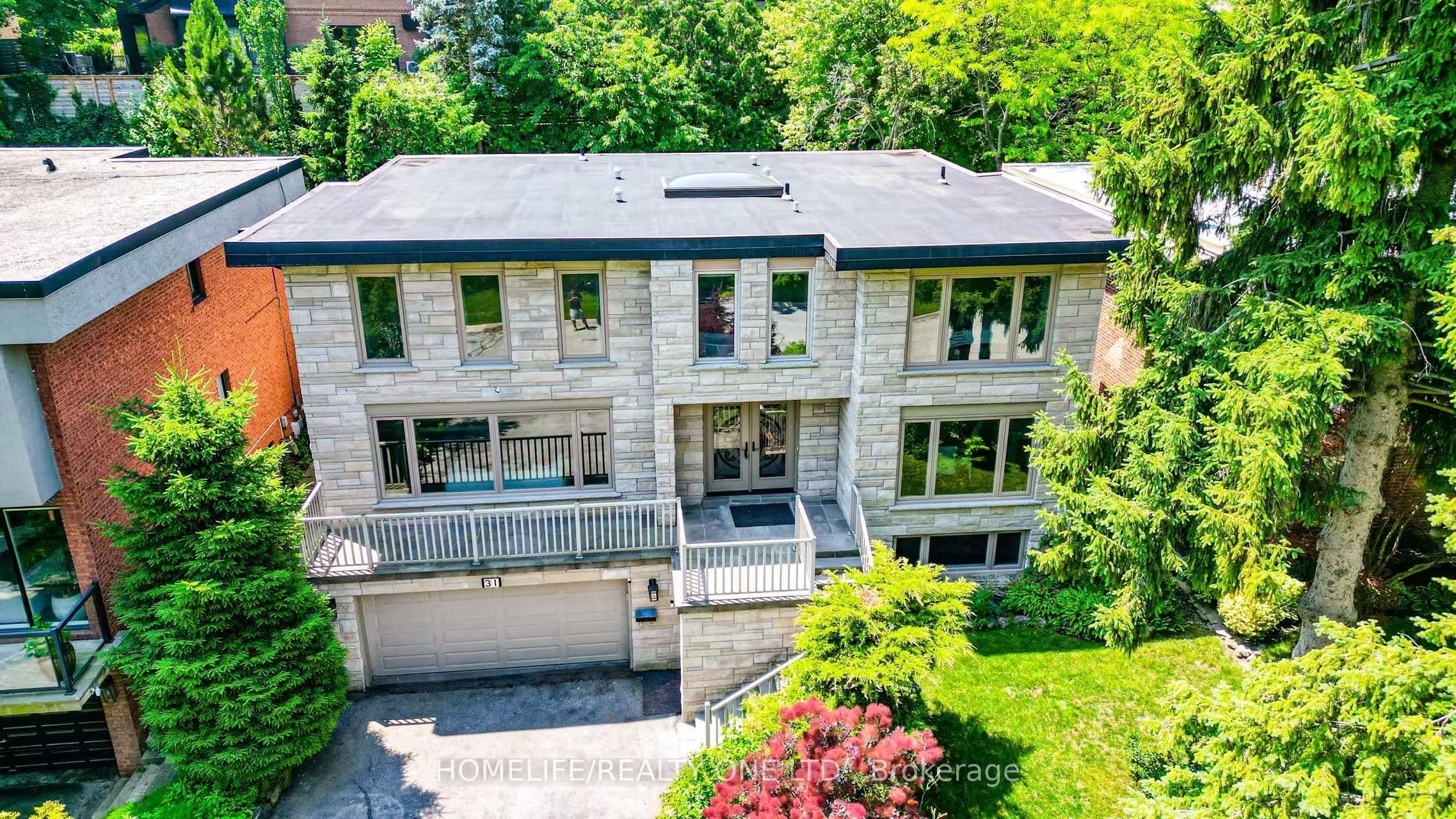 31 Bearwood Drive, Toronto, ON M9A 4G5