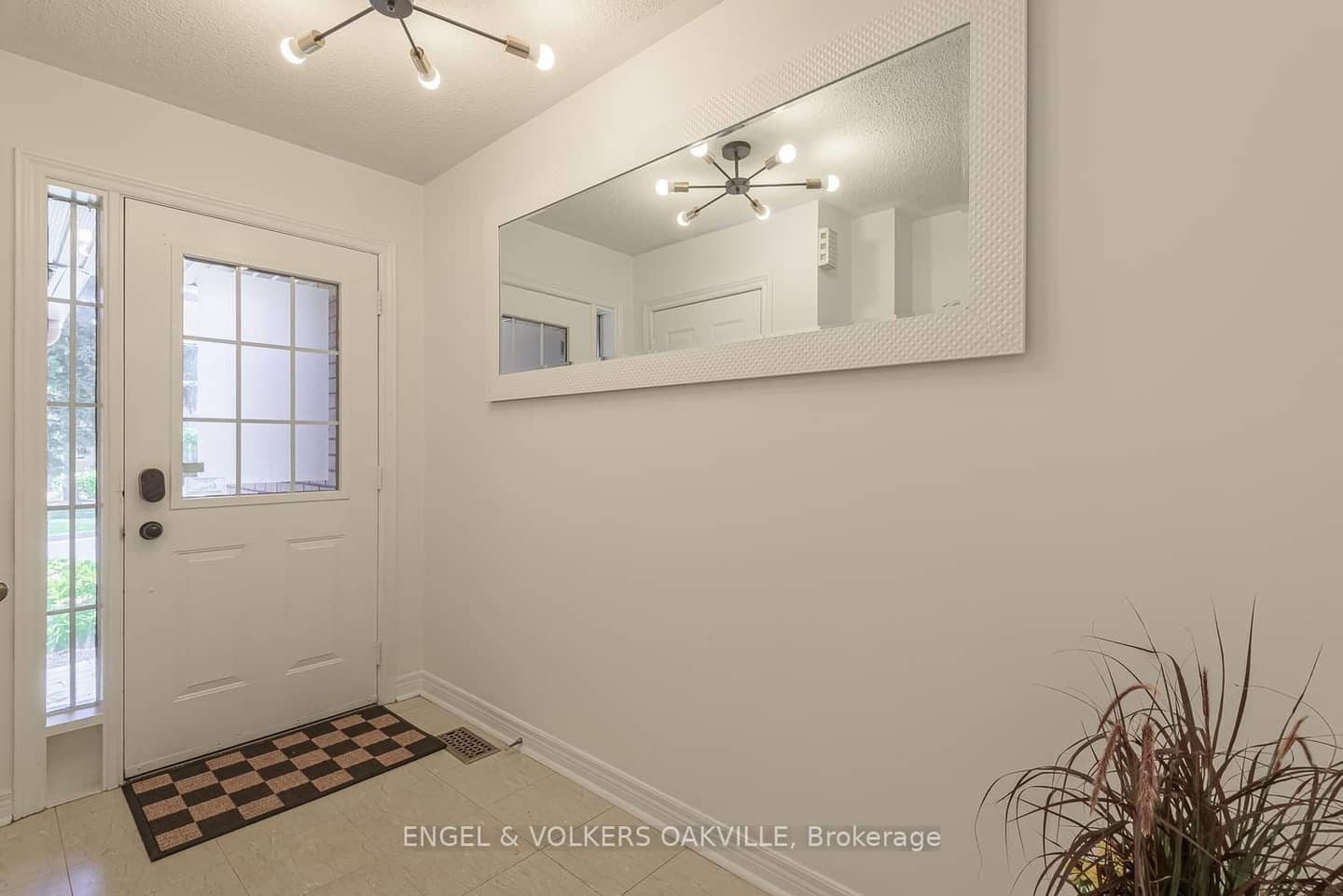 1905 Broad Hollow Gate 18, Mississauga, ON L5L 3T4