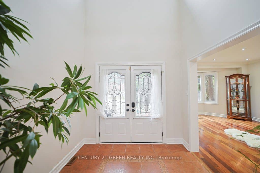4635 Beaufort Terrace, Mississauga, ON L5M 3J1