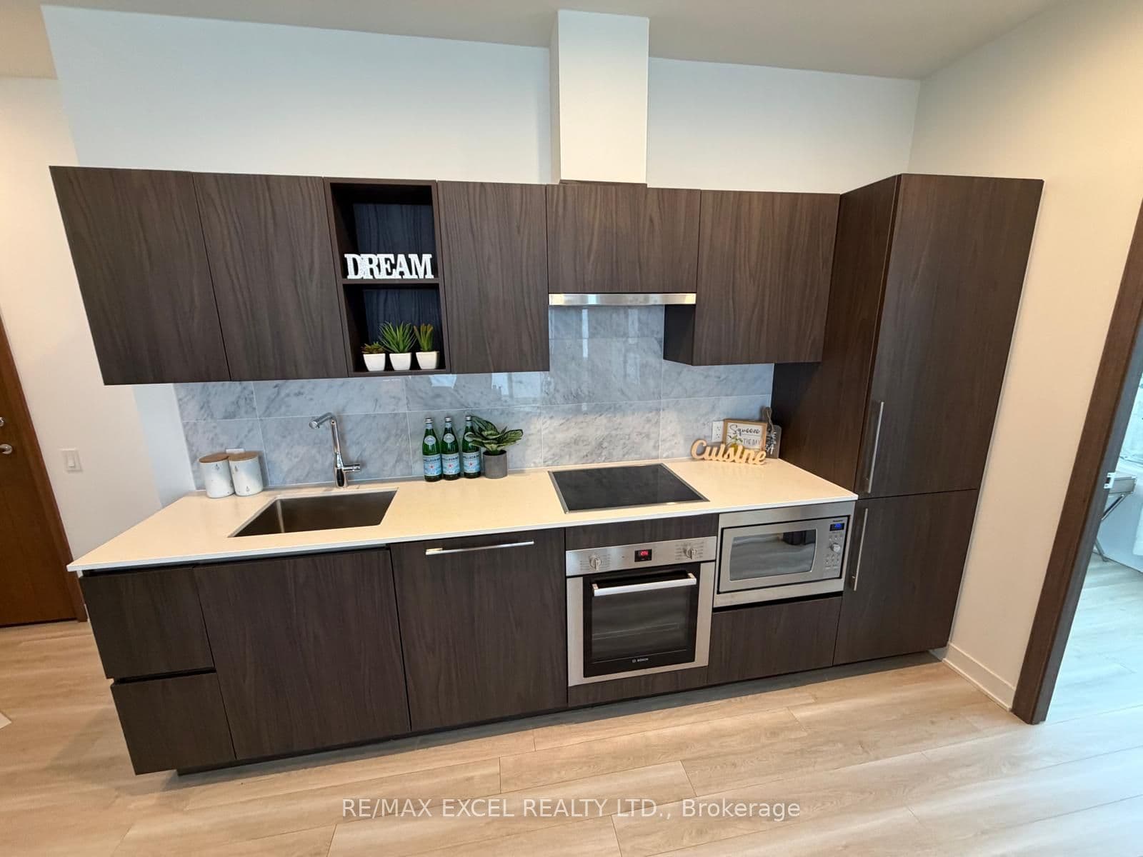 17 Bathurst Street 4606, Toronto, ON M5V 0N1