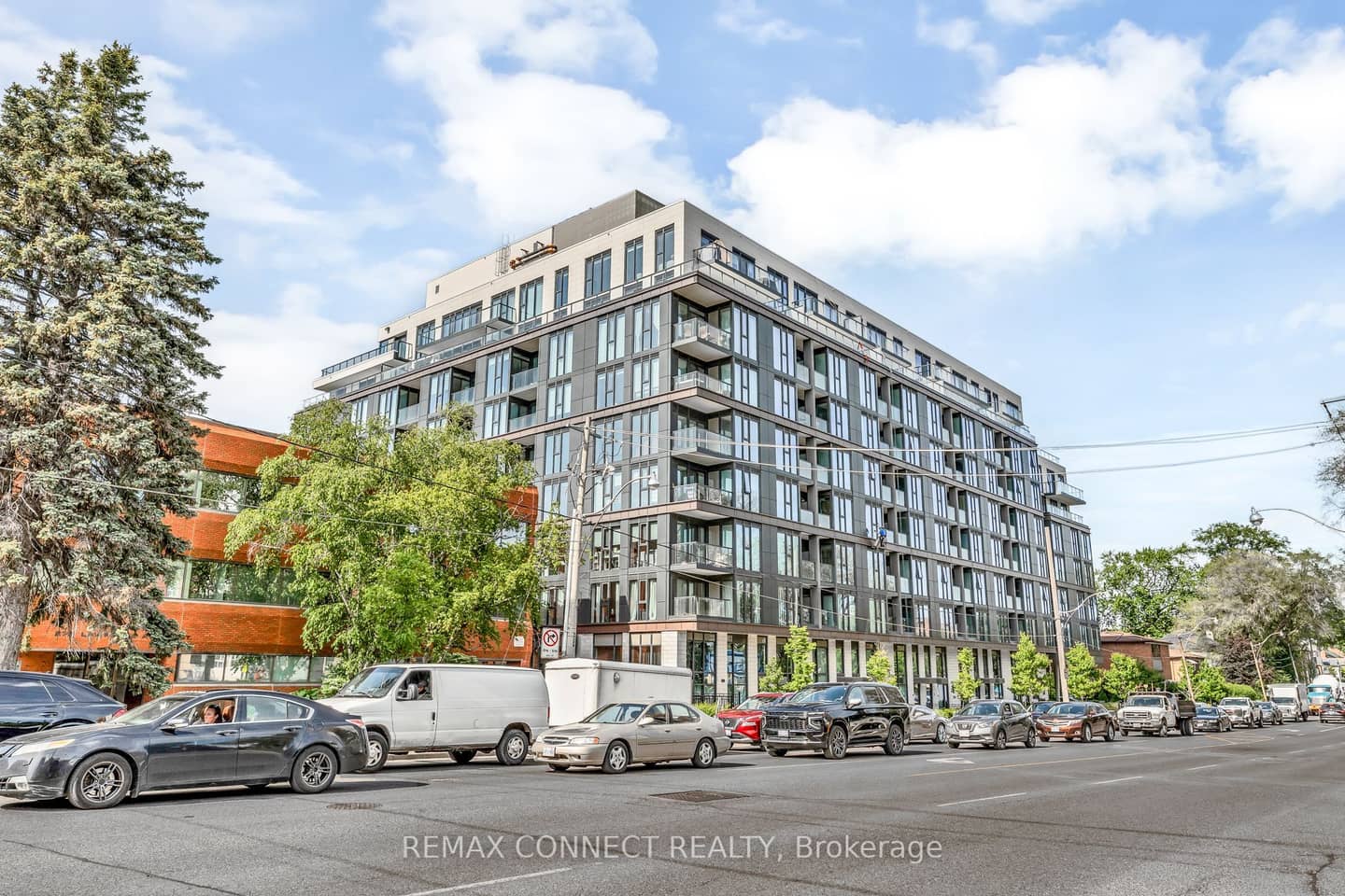 250 Lawrence Avenue W 504, Toronto, ON M5M 1B1
